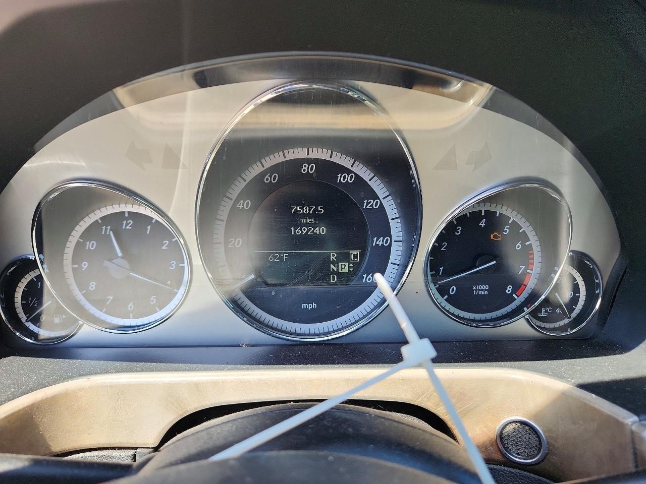 2010 Mercedes-benz E 550 Black vin: WDDHF7CB3AA043269