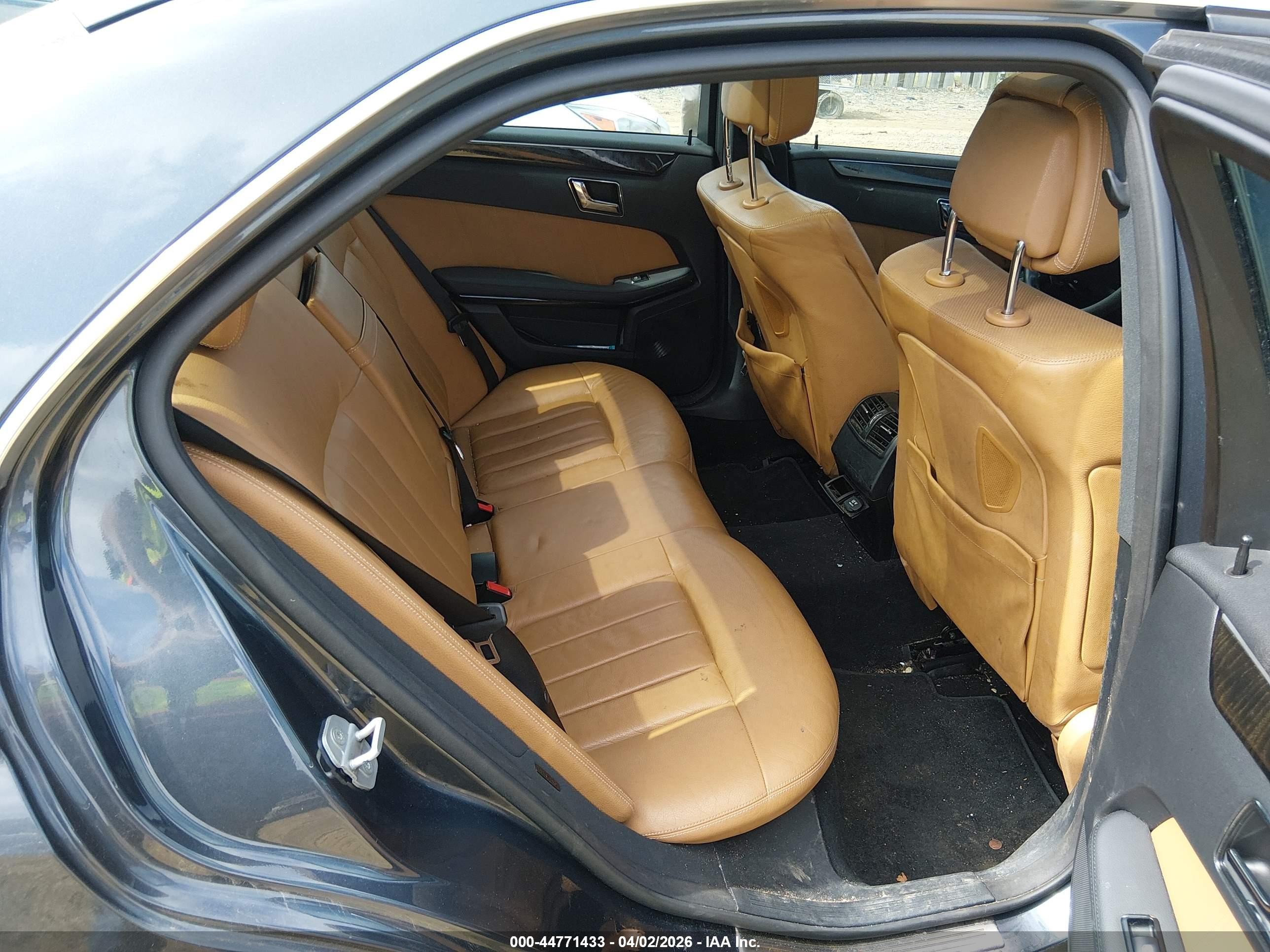 2010 Mercedes-benz E 550   Gray vin: WDDHF7CB4AA017263