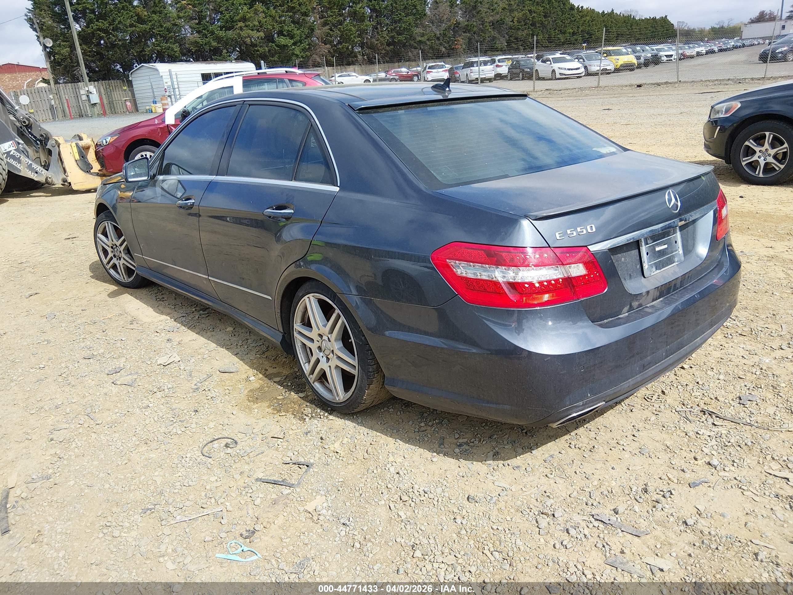 2010 Mercedes-benz E 550   Gray vin: WDDHF7CB4AA017263