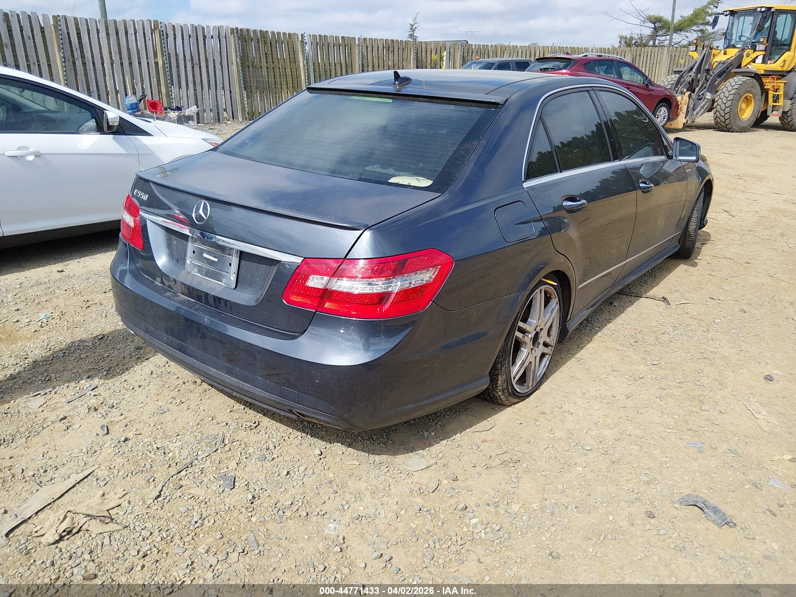 2010 Mercedes-benz E 550   Gray vin: WDDHF7CB4AA017263