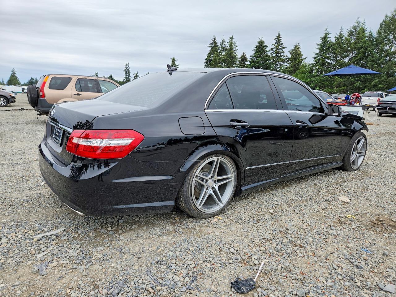 2011 Mercedes-benz E 550 Черный vin: WDDHF7CB5BA279665