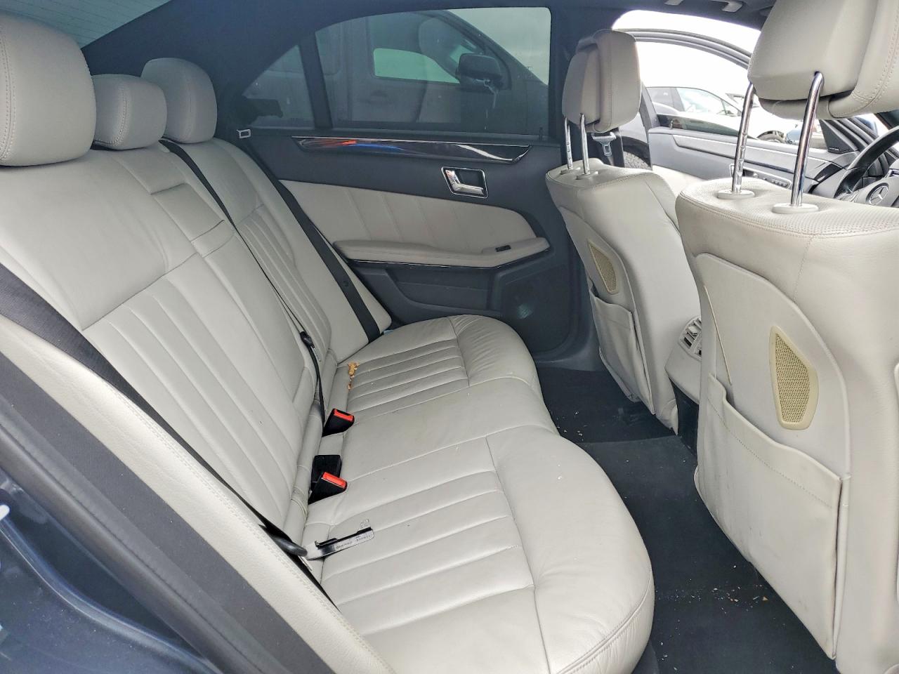 2011 Mercedes-benz E 550 Gray vin: WDDHF7CB6BA420999