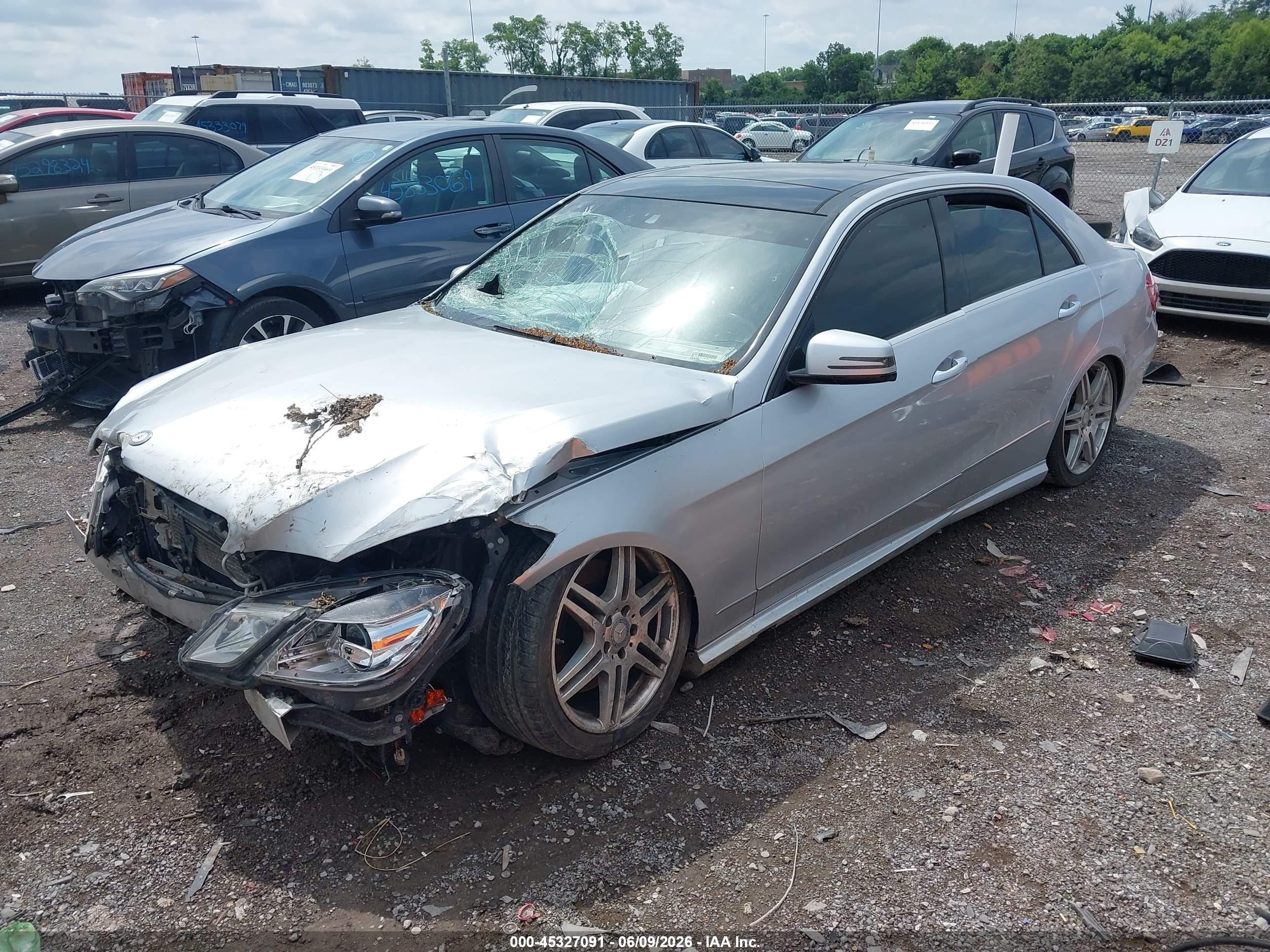 2010 Mercedes-benz E 550   Silver vin: WDDHF7CB7AA061628