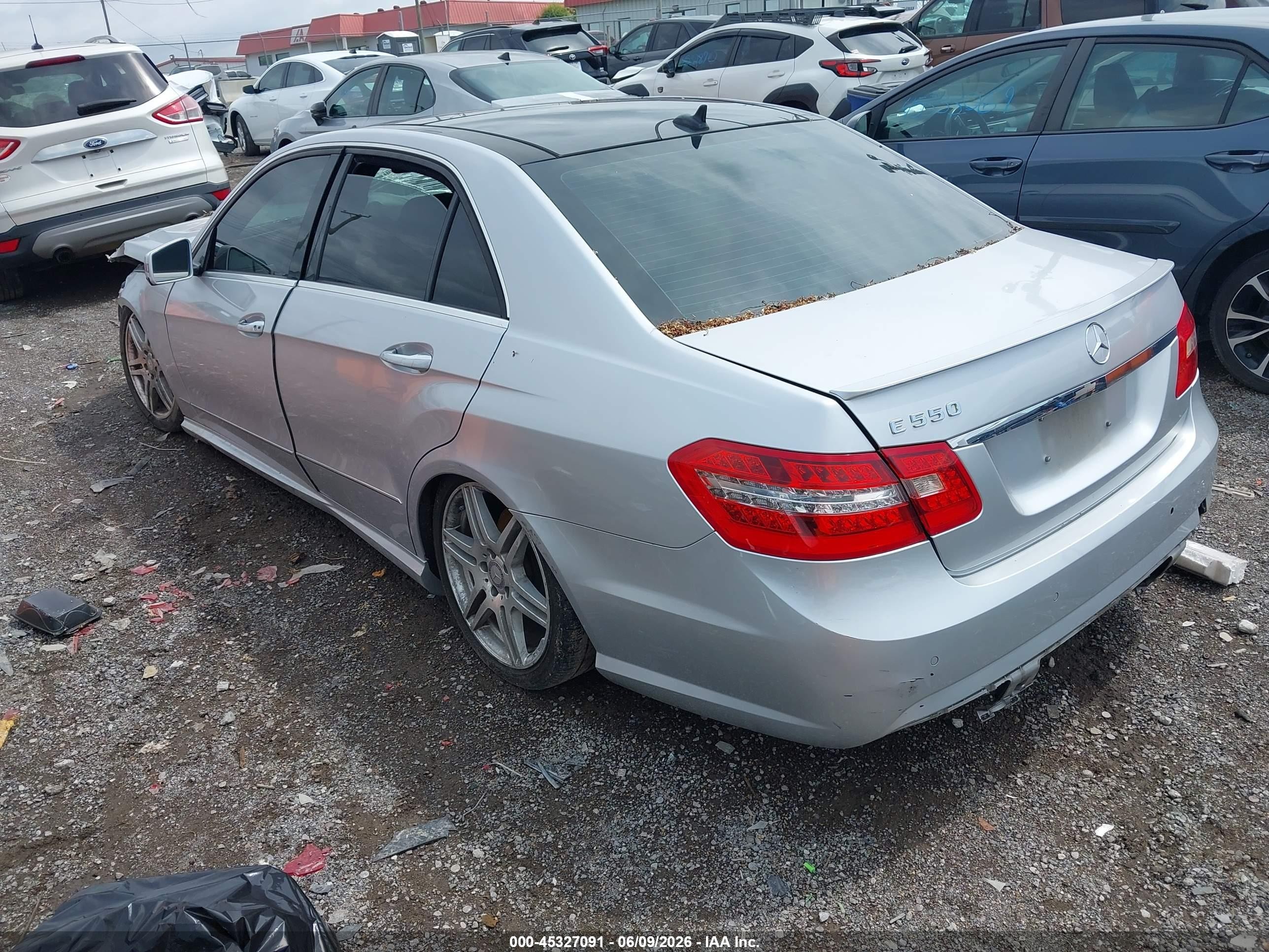 2010 Mercedes-benz E 550   Silver vin: WDDHF7CB7AA061628