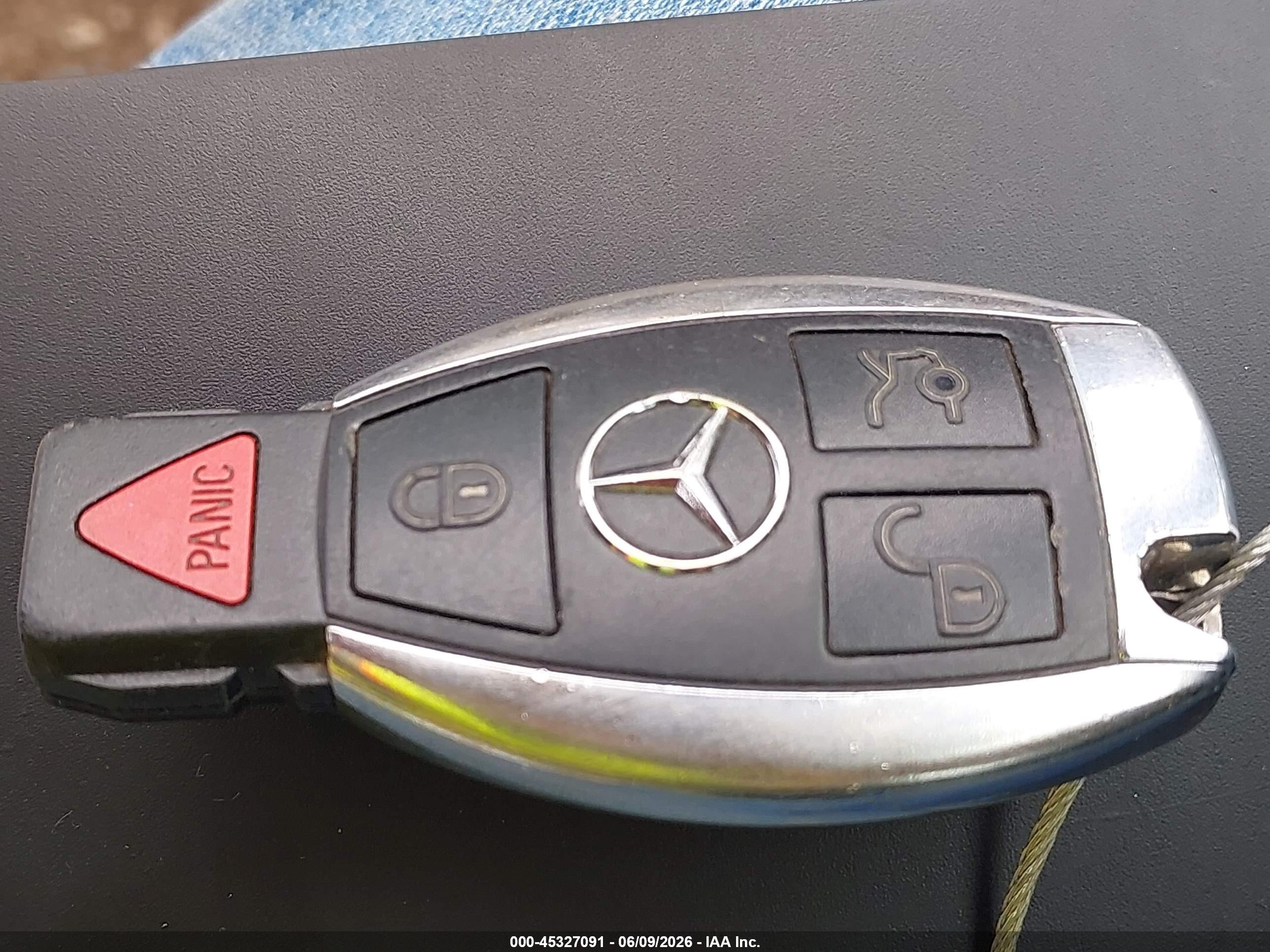 2010 Mercedes-benz E 550   Silver vin: WDDHF7CB7AA061628