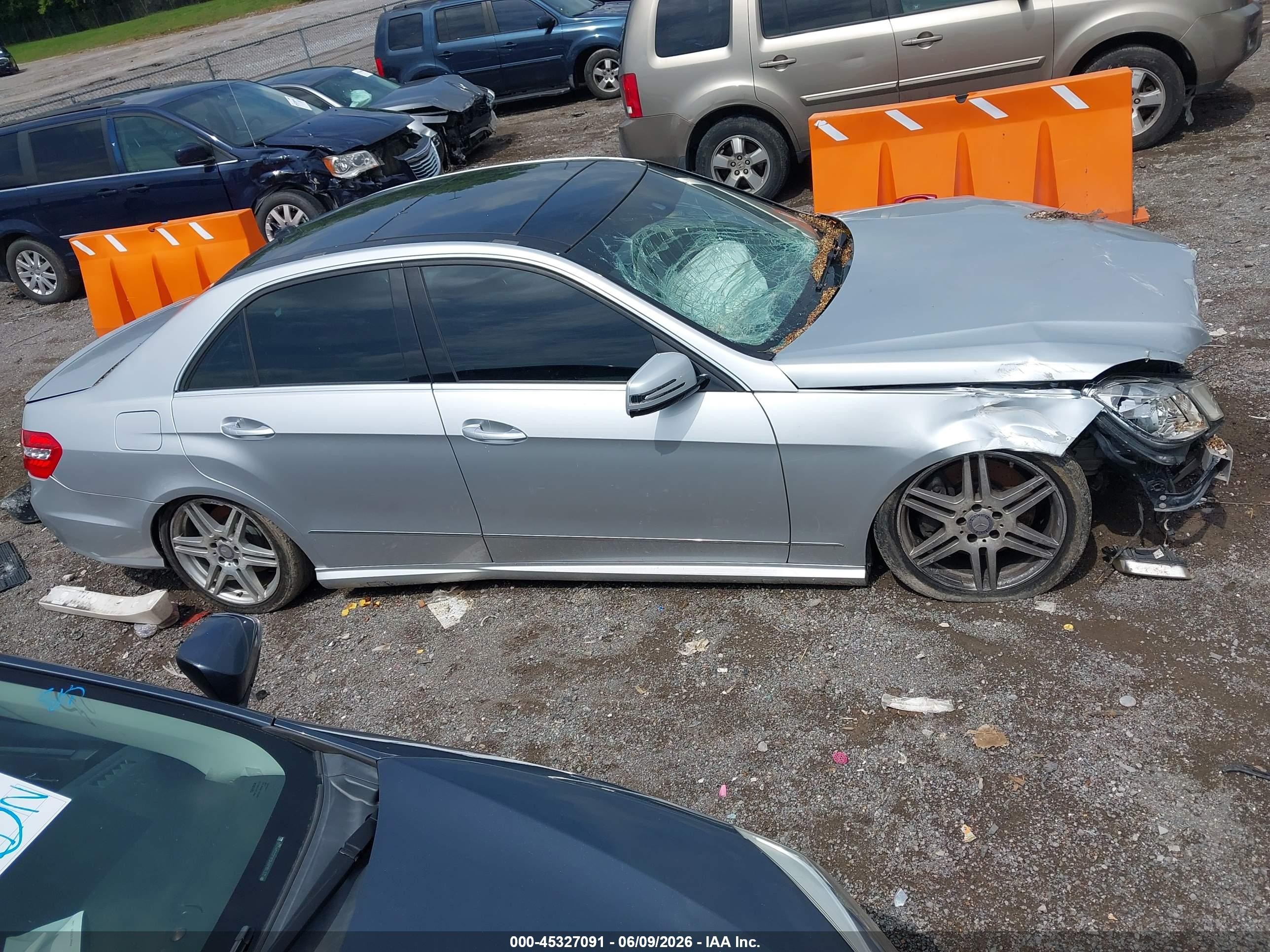 2010 Mercedes-benz E 550   Silver vin: WDDHF7CB7AA061628