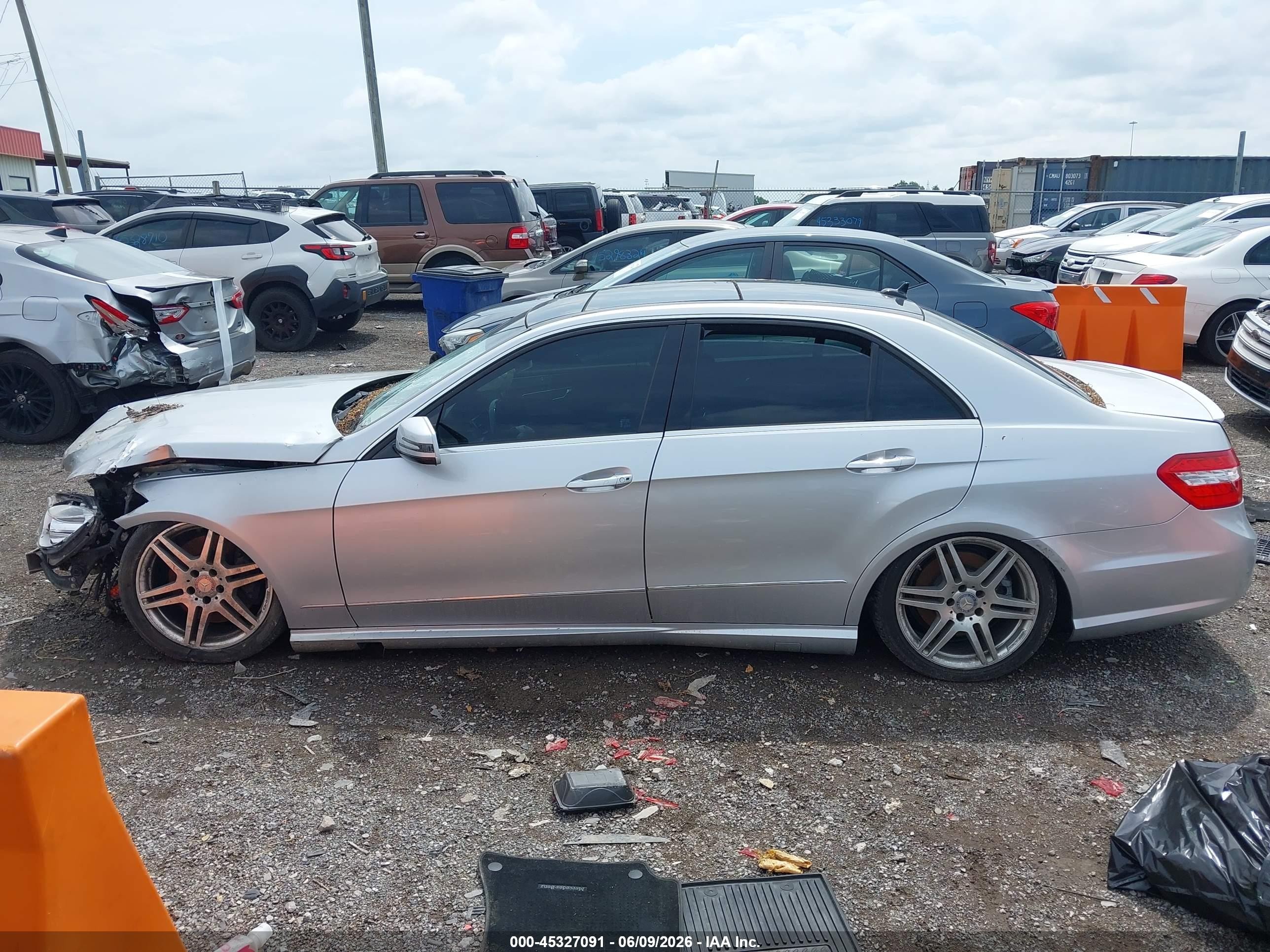 2010 Mercedes-benz E 550   Silver vin: WDDHF7CB7AA061628