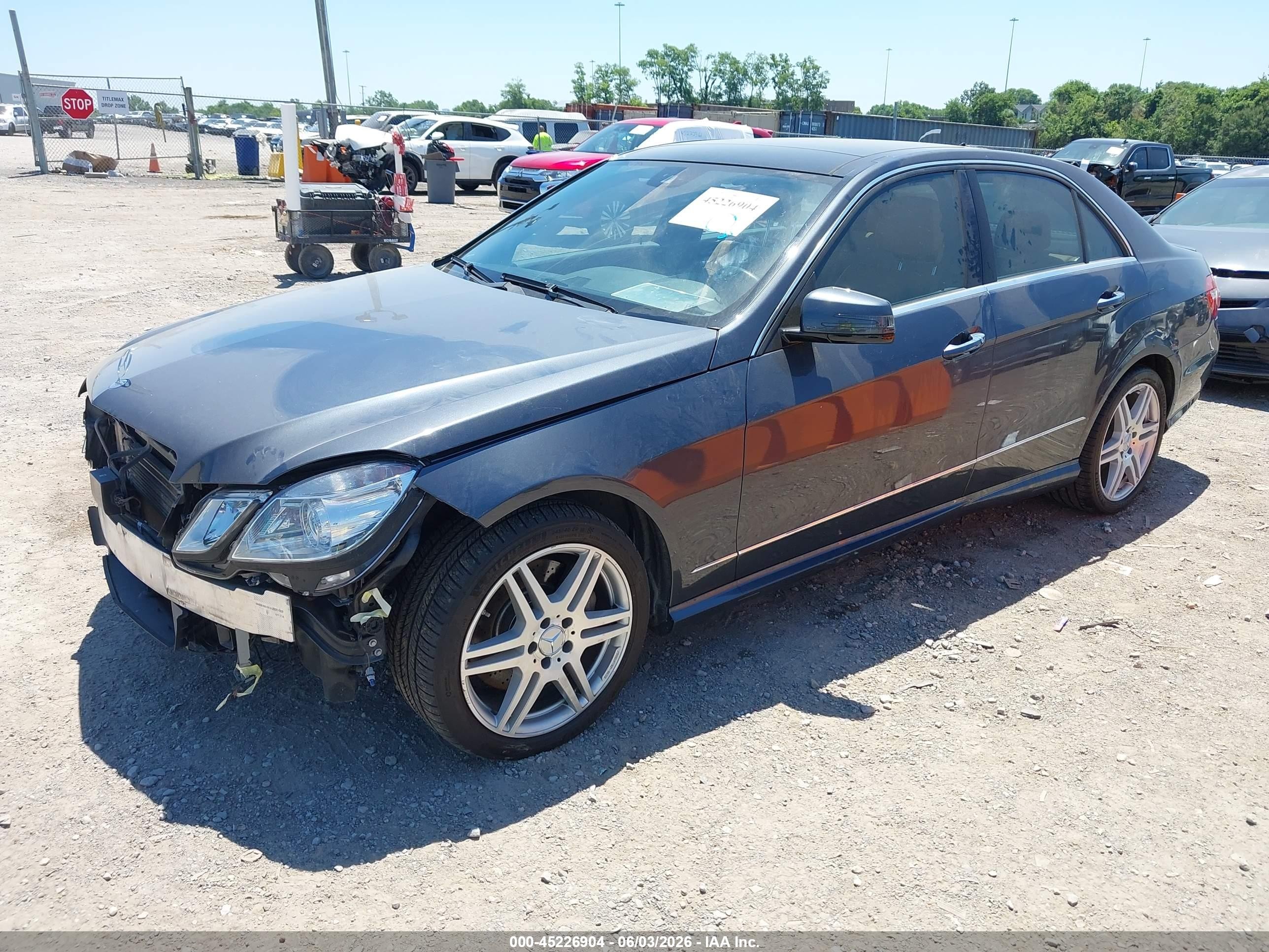 2010 Mercedes-benz E 550   Navy vin: WDDHF7CB8AA027049