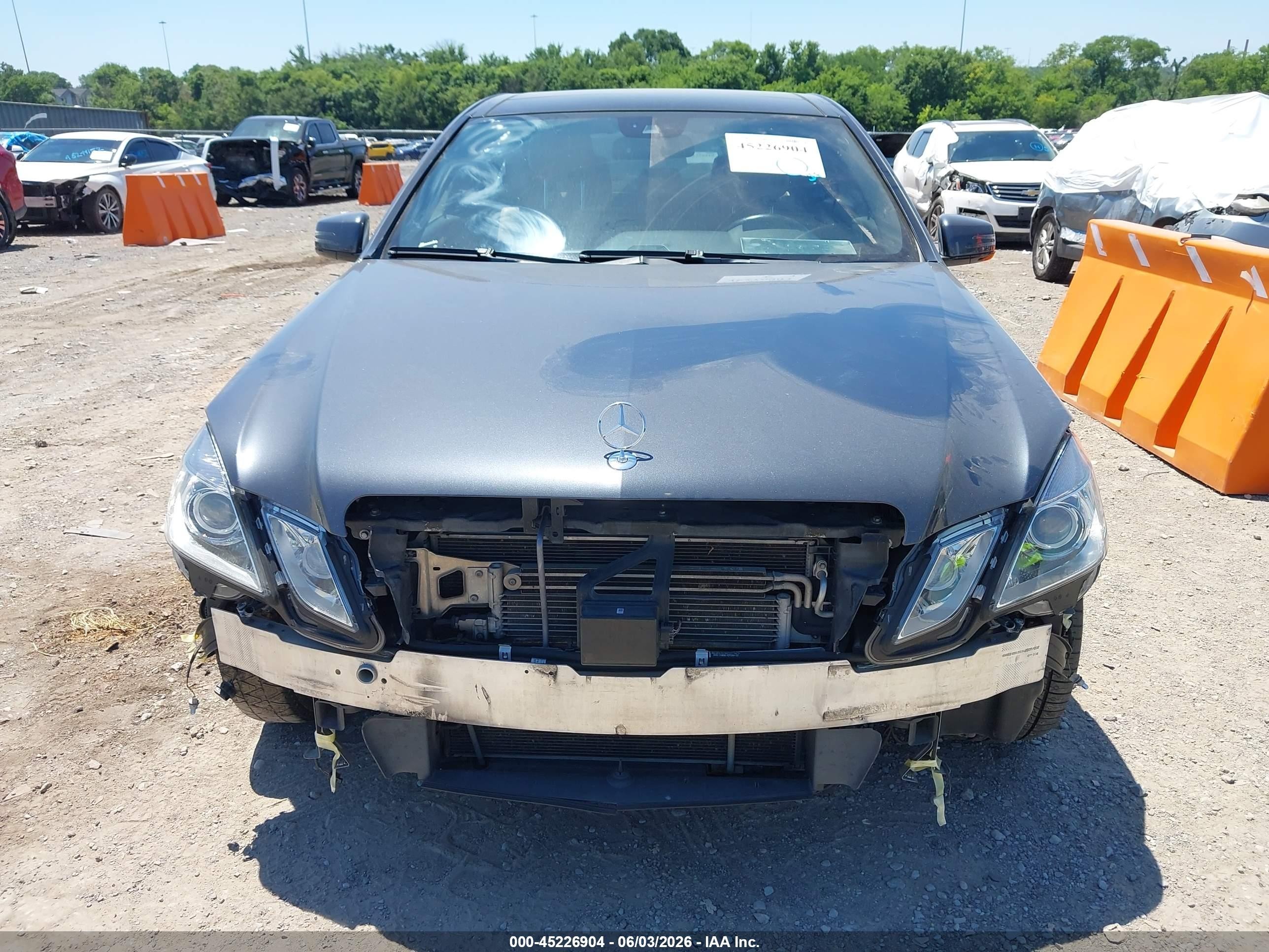 2010 Mercedes-benz E 550   Navy vin: WDDHF7CB8AA027049