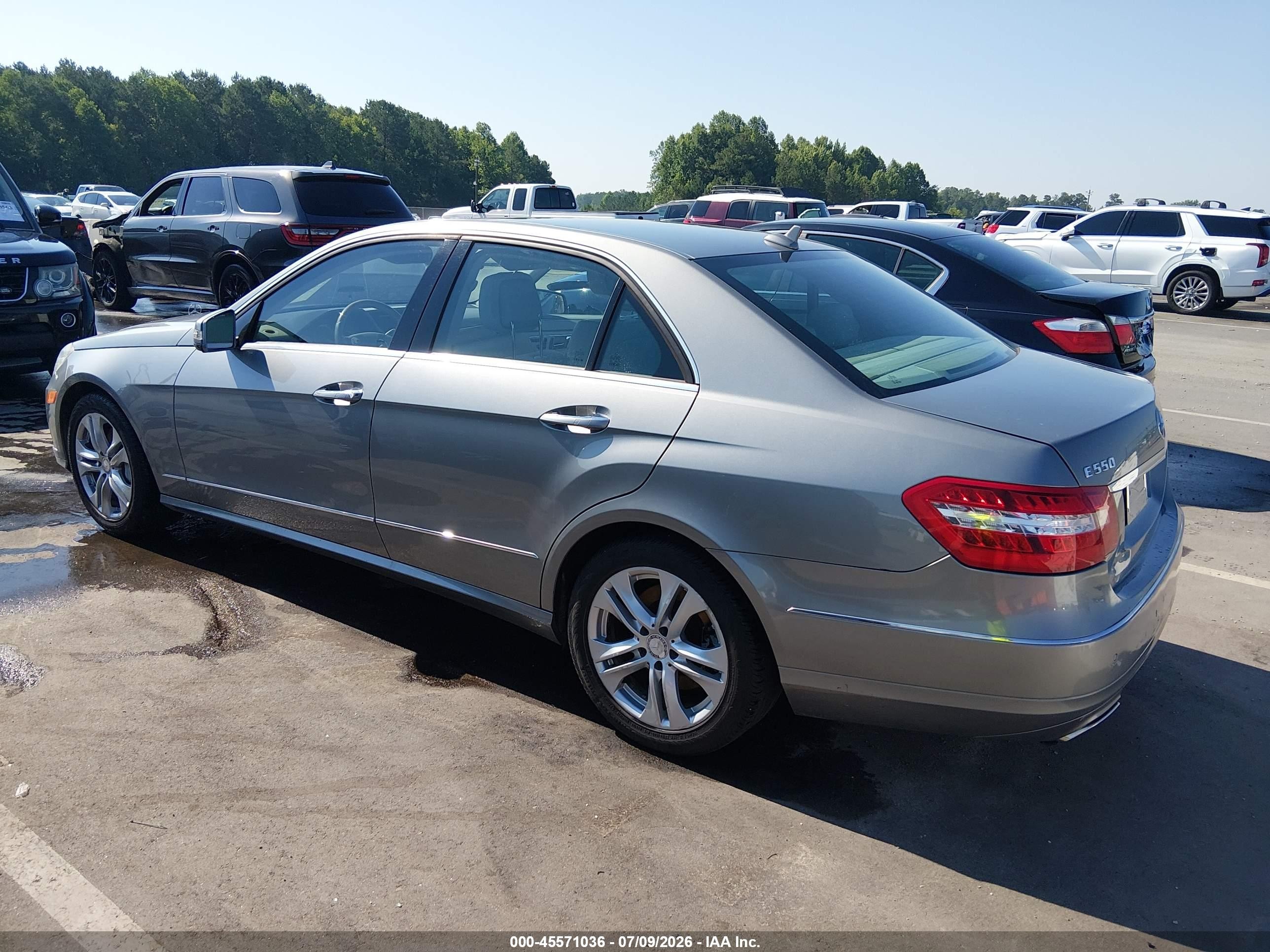 2011 Mercedes-benz E 550 Серебряный vin: WDDHF7CB8BA280339