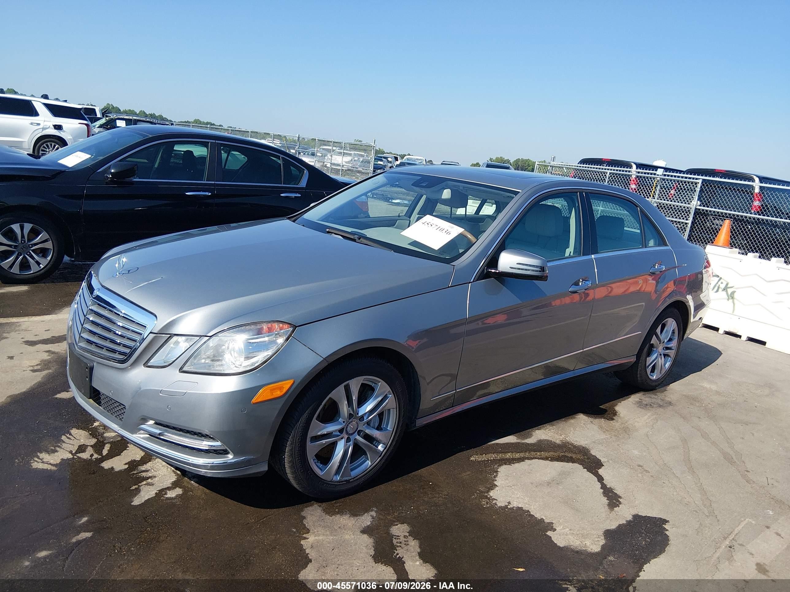2011 Mercedes-benz E 550 Серебряный vin: WDDHF7CB8BA280339