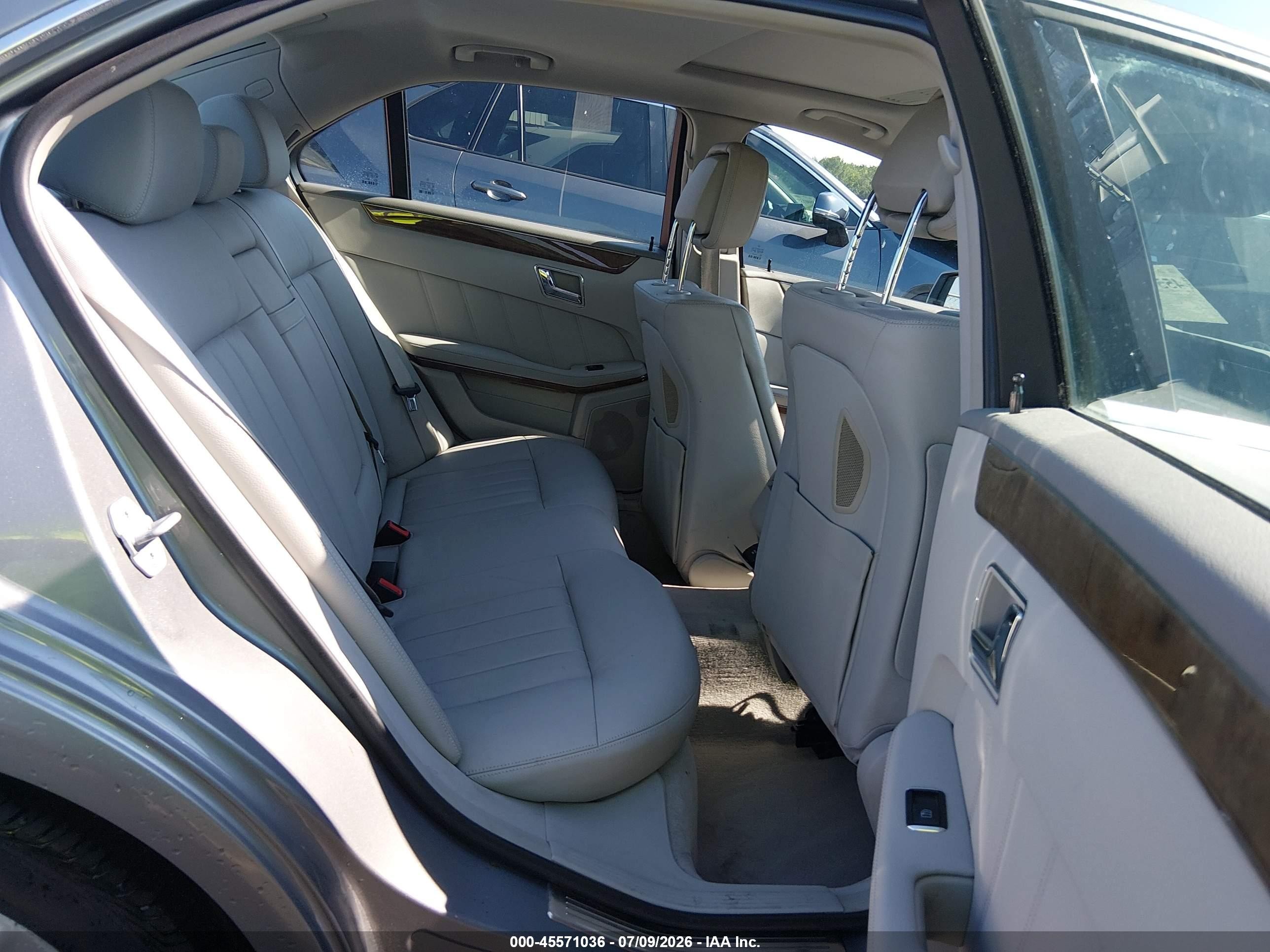 2011 Mercedes-benz E 550 Серебряный vin: WDDHF7CB8BA280339