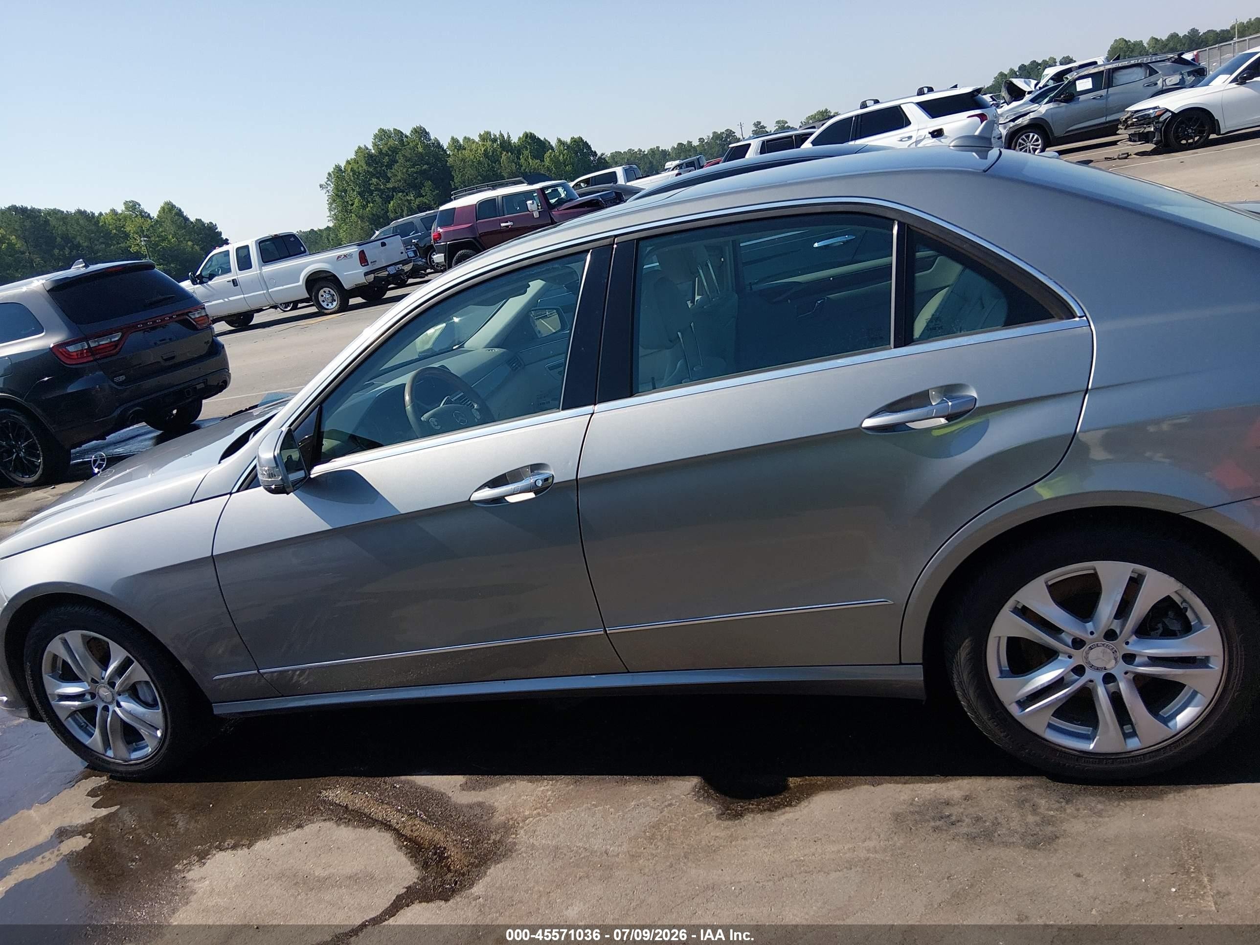 2011 Mercedes-benz E 550 Серебряный vin: WDDHF7CB8BA280339