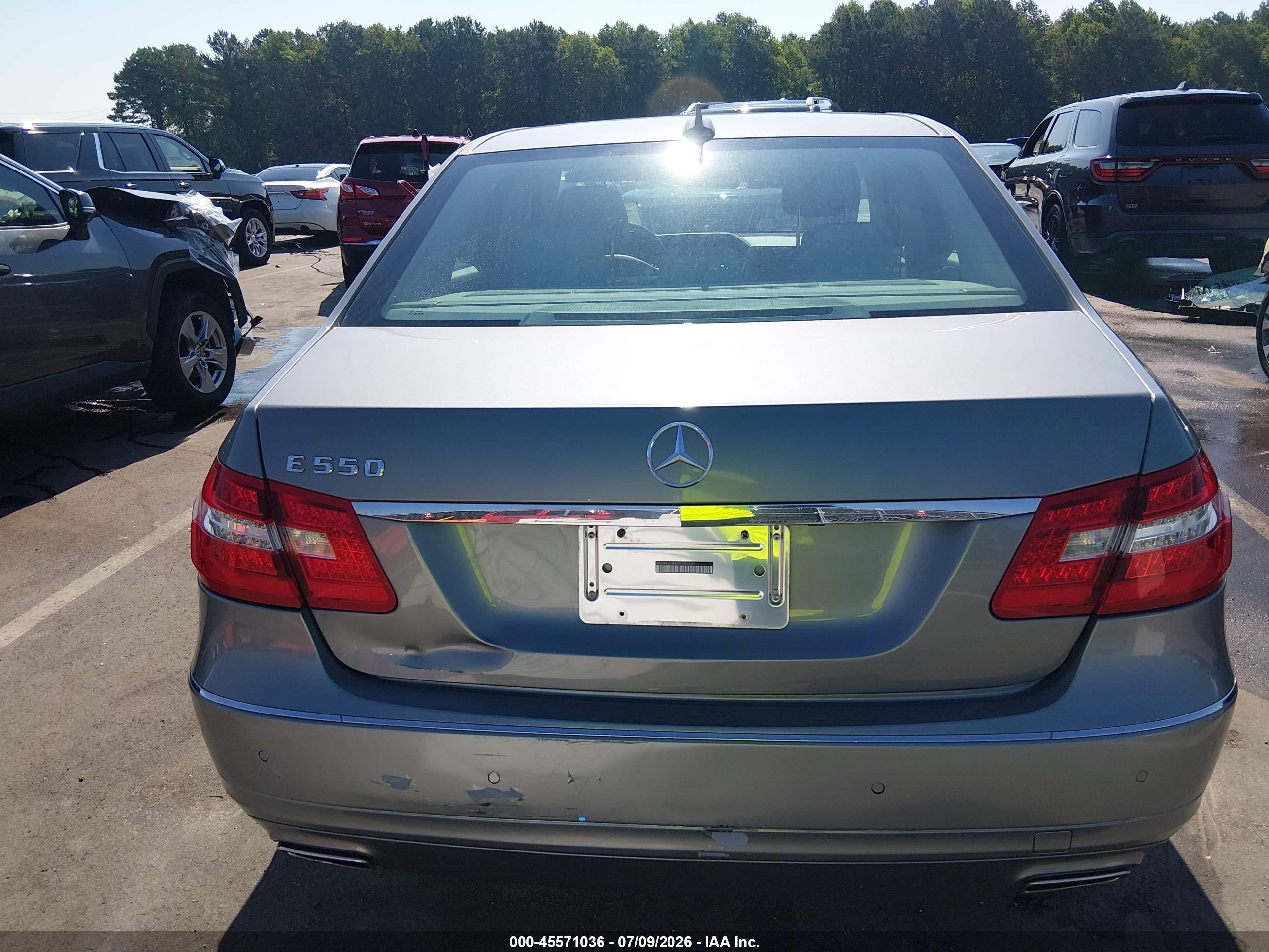 2011 Mercedes-benz E 550 Серебряный vin: WDDHF7CB8BA280339