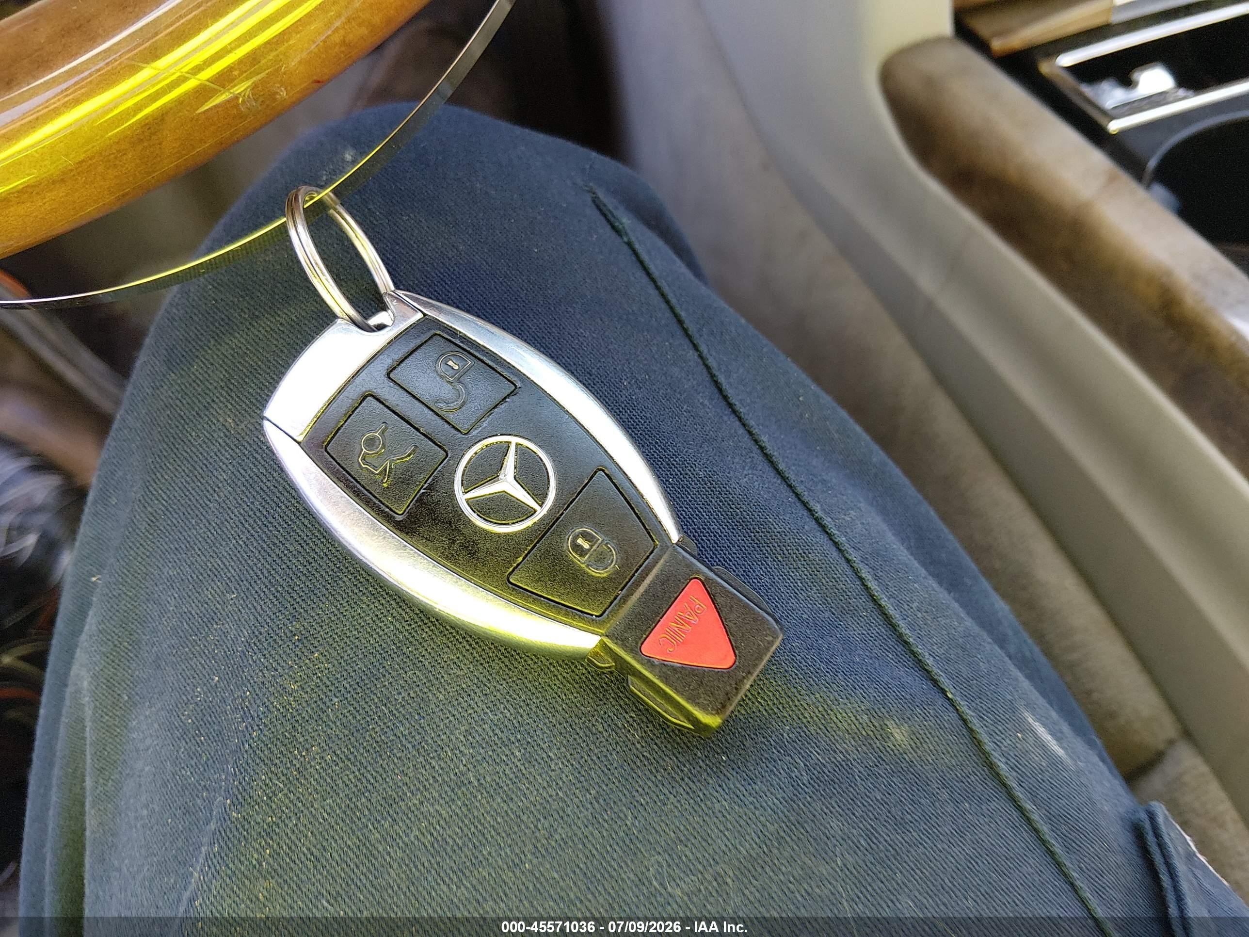 2011 Mercedes-benz E 550 Серебряный vin: WDDHF7CB8BA280339