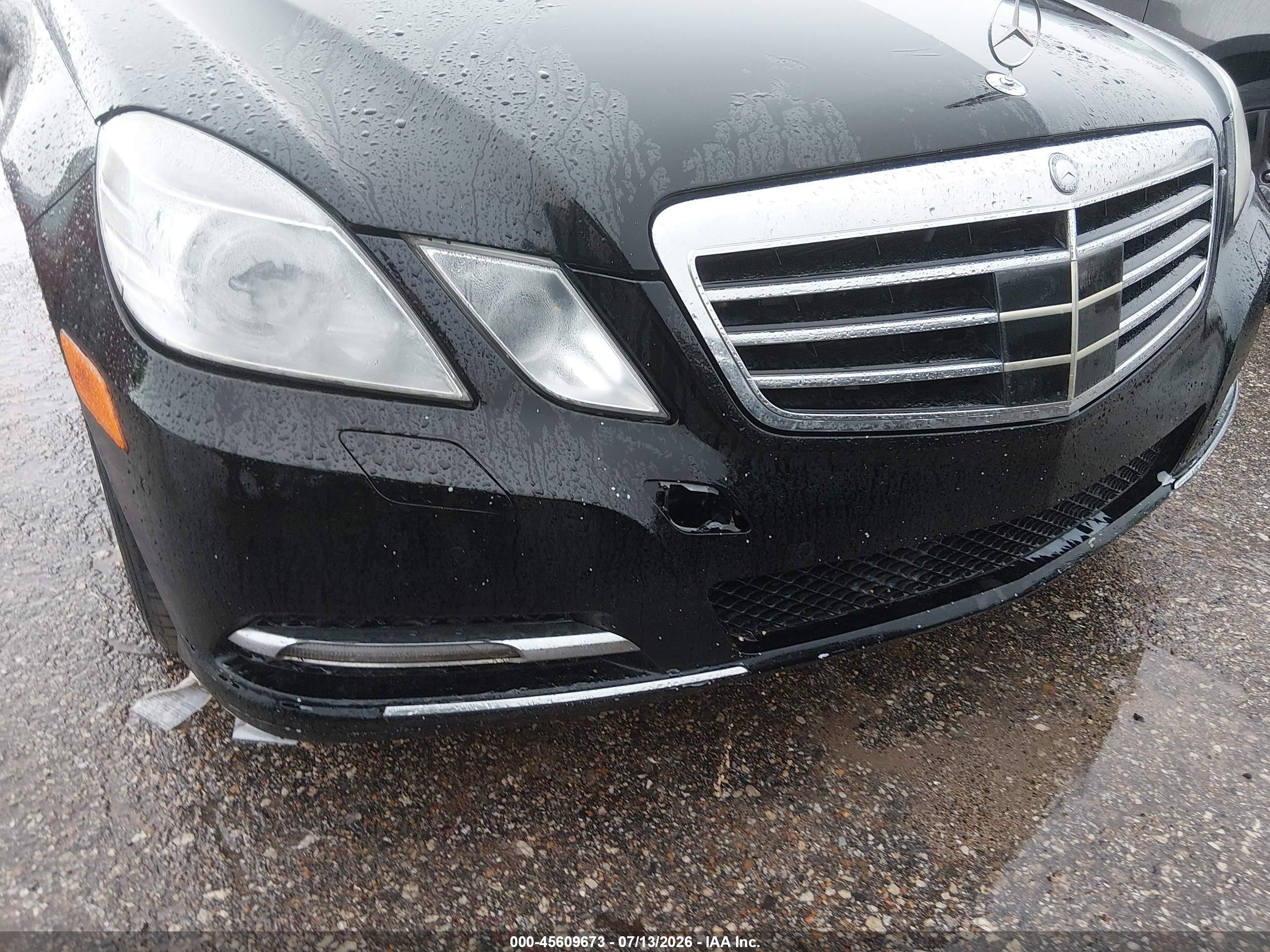 2011 Mercedes-benz E 550   Black vin: WDDHF7CB8BA396575