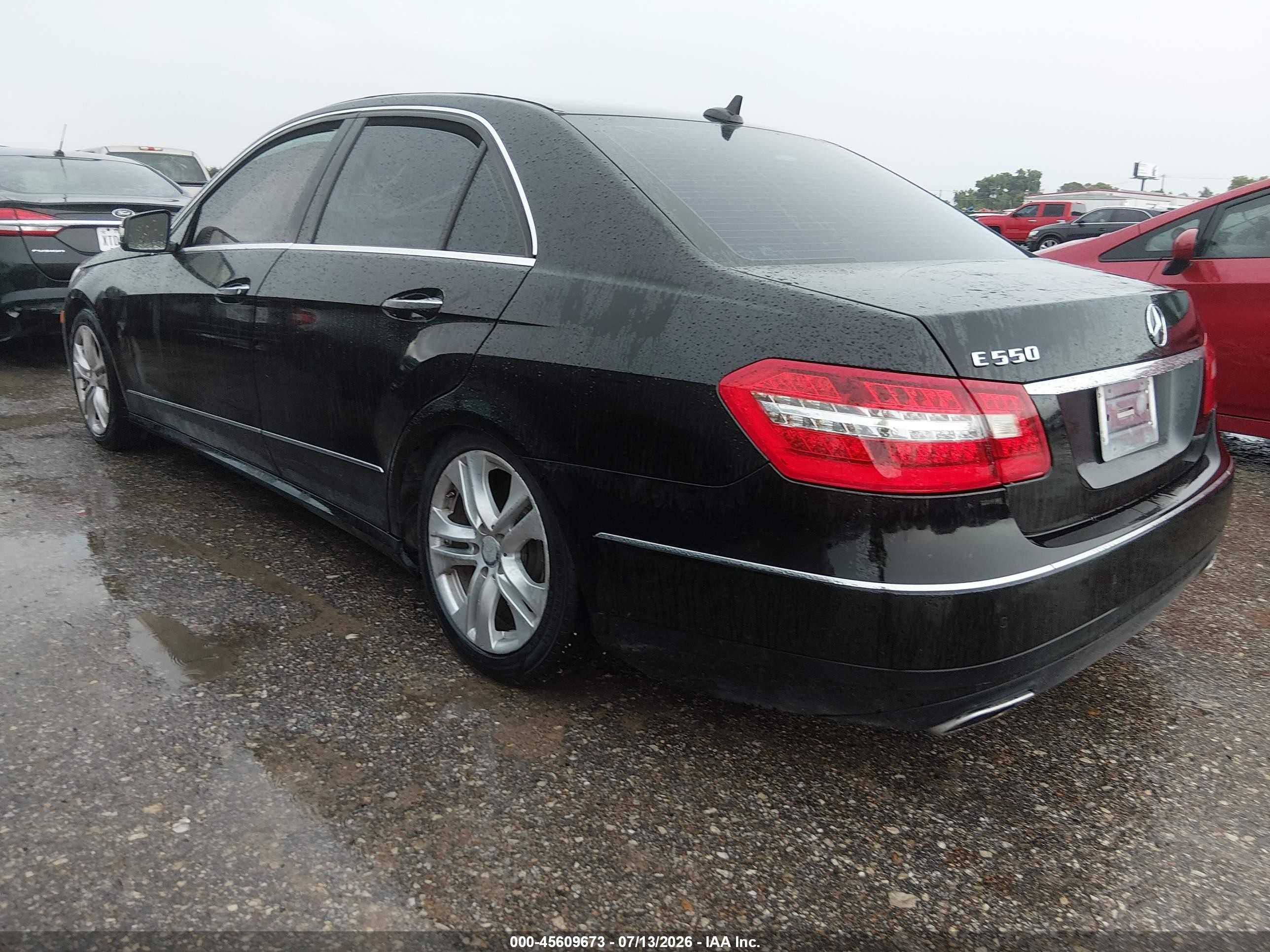 2011 Mercedes-benz E 550   Black vin: WDDHF7CB8BA396575