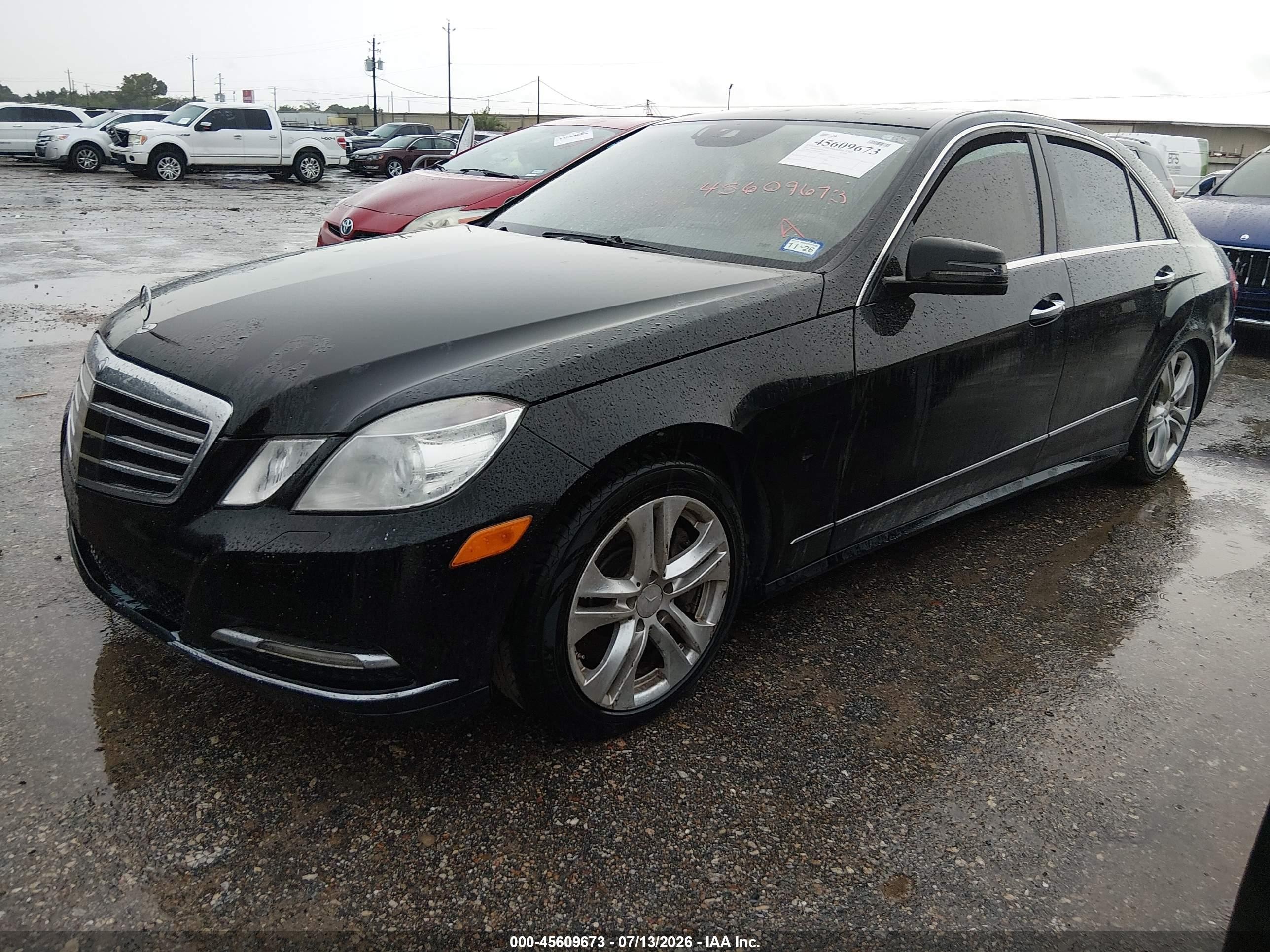 2011 Mercedes-benz E 550   Black vin: WDDHF7CB8BA396575