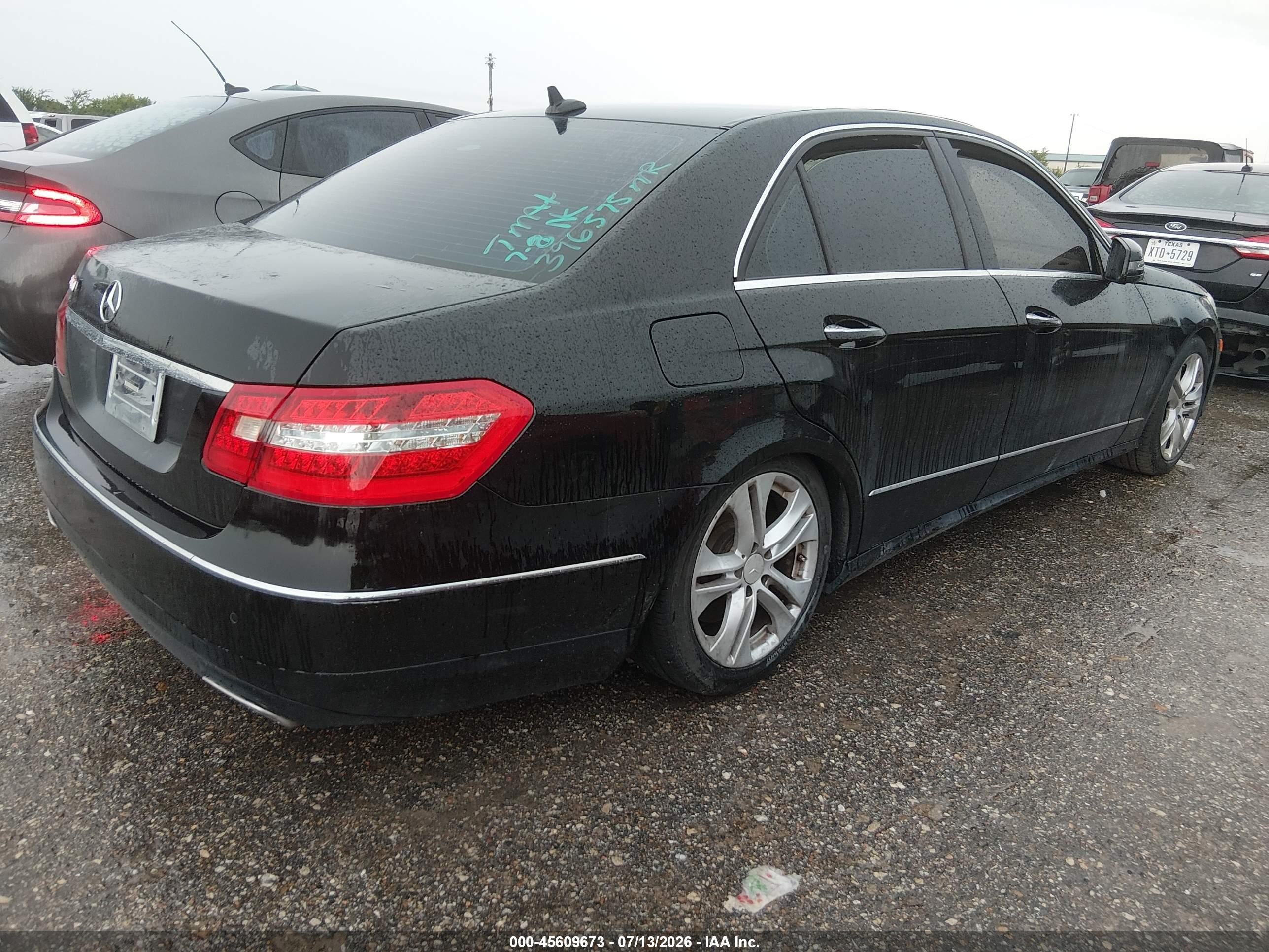 2011 Mercedes-benz E 550   Black vin: WDDHF7CB8BA396575