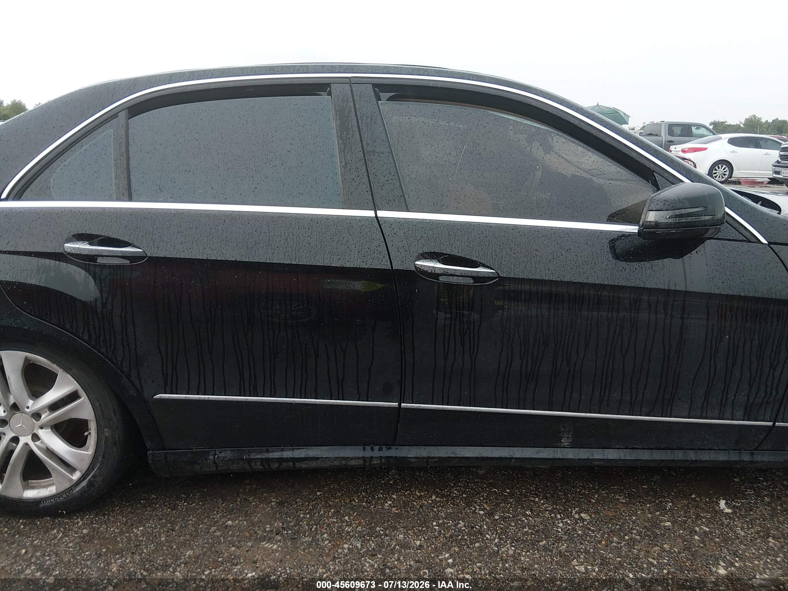 2011 Mercedes-benz E 550   Black vin: WDDHF7CB8BA396575