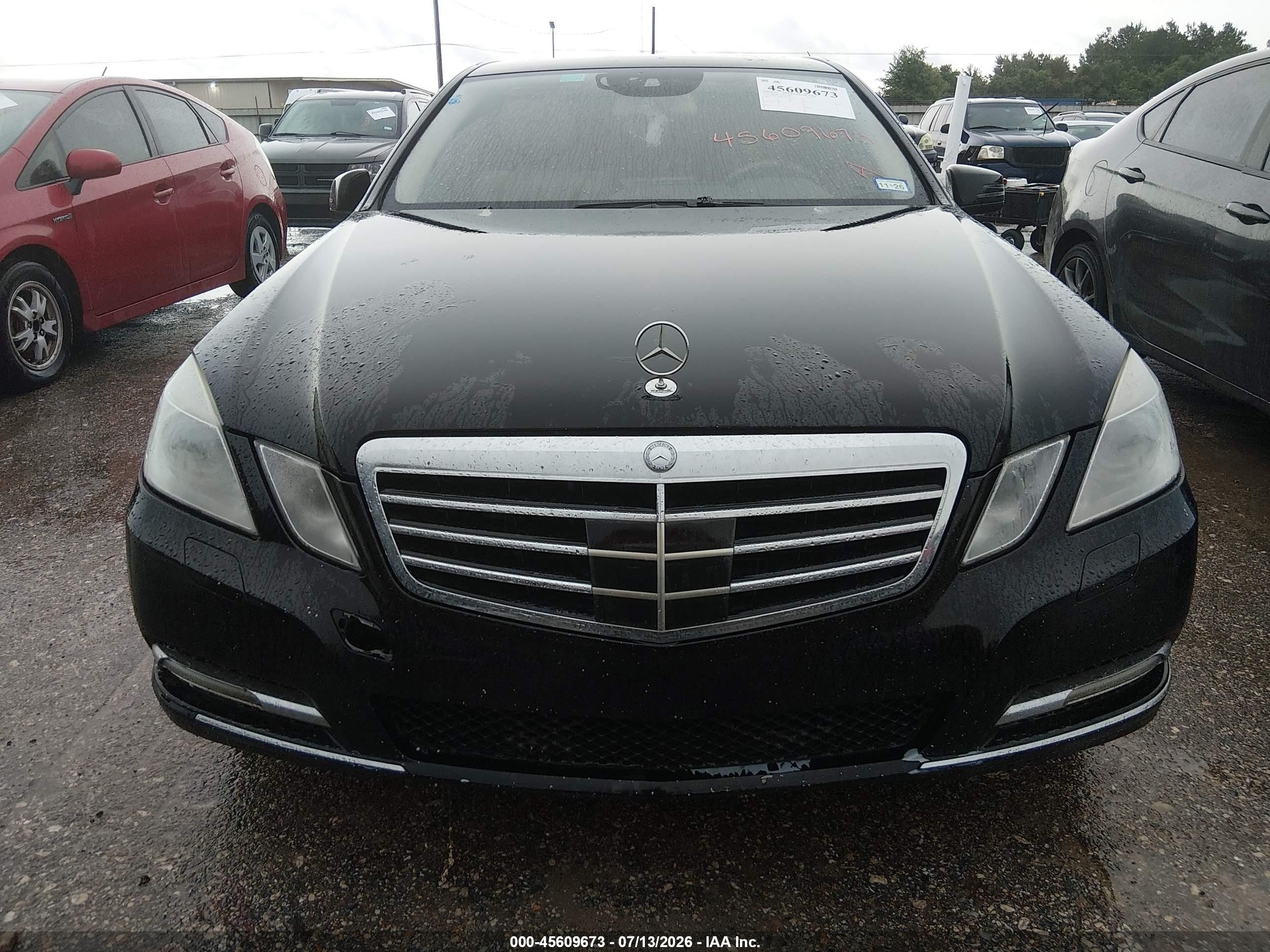 2011 Mercedes-benz E 550   Black vin: WDDHF7CB8BA396575