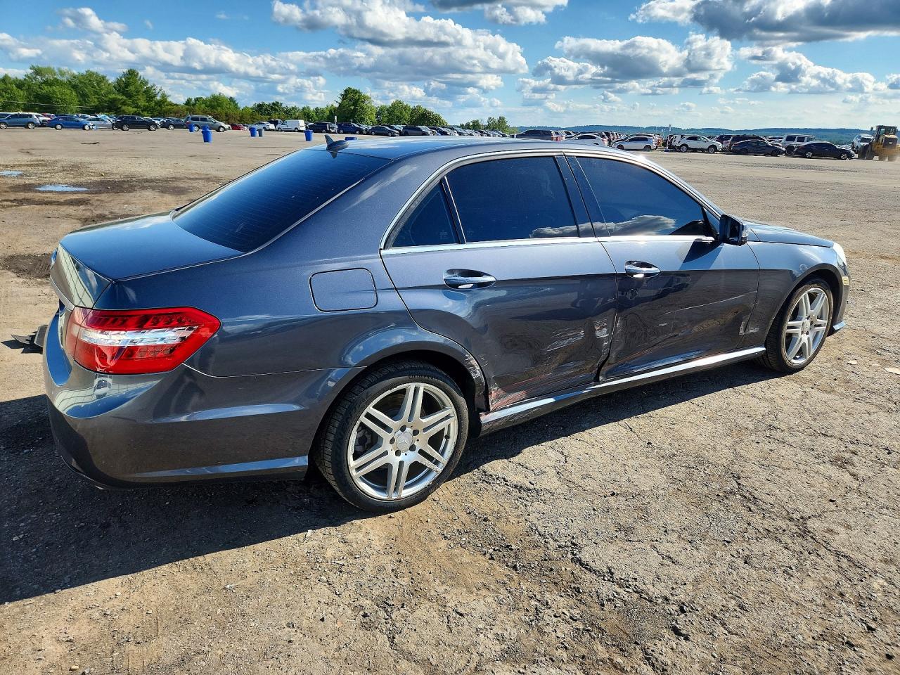 2010 Mercedes-benz E 550 Gray vin: WDDHF7CB9AA072887