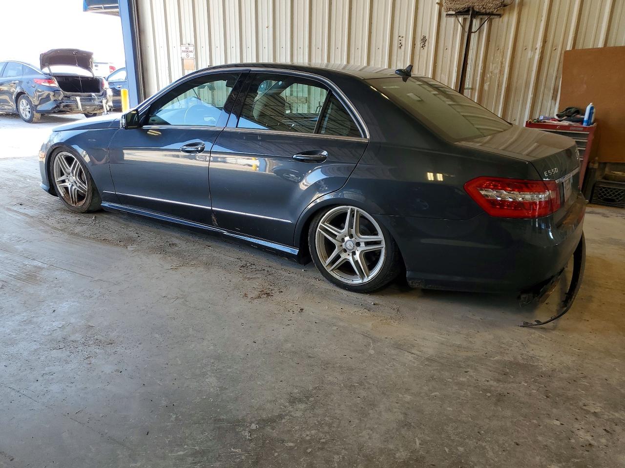 2011 Mercedes-benz E 550 Charcoal vin: WDDHF7CB9BA318452