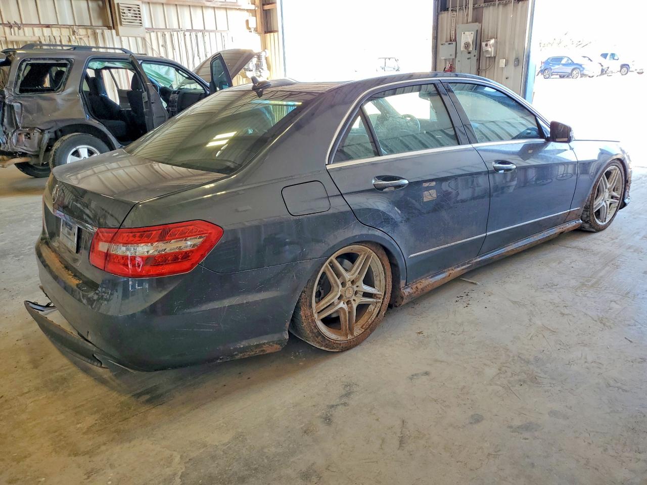 2011 Mercedes-benz E 550 Charcoal vin: WDDHF7CB9BA318452