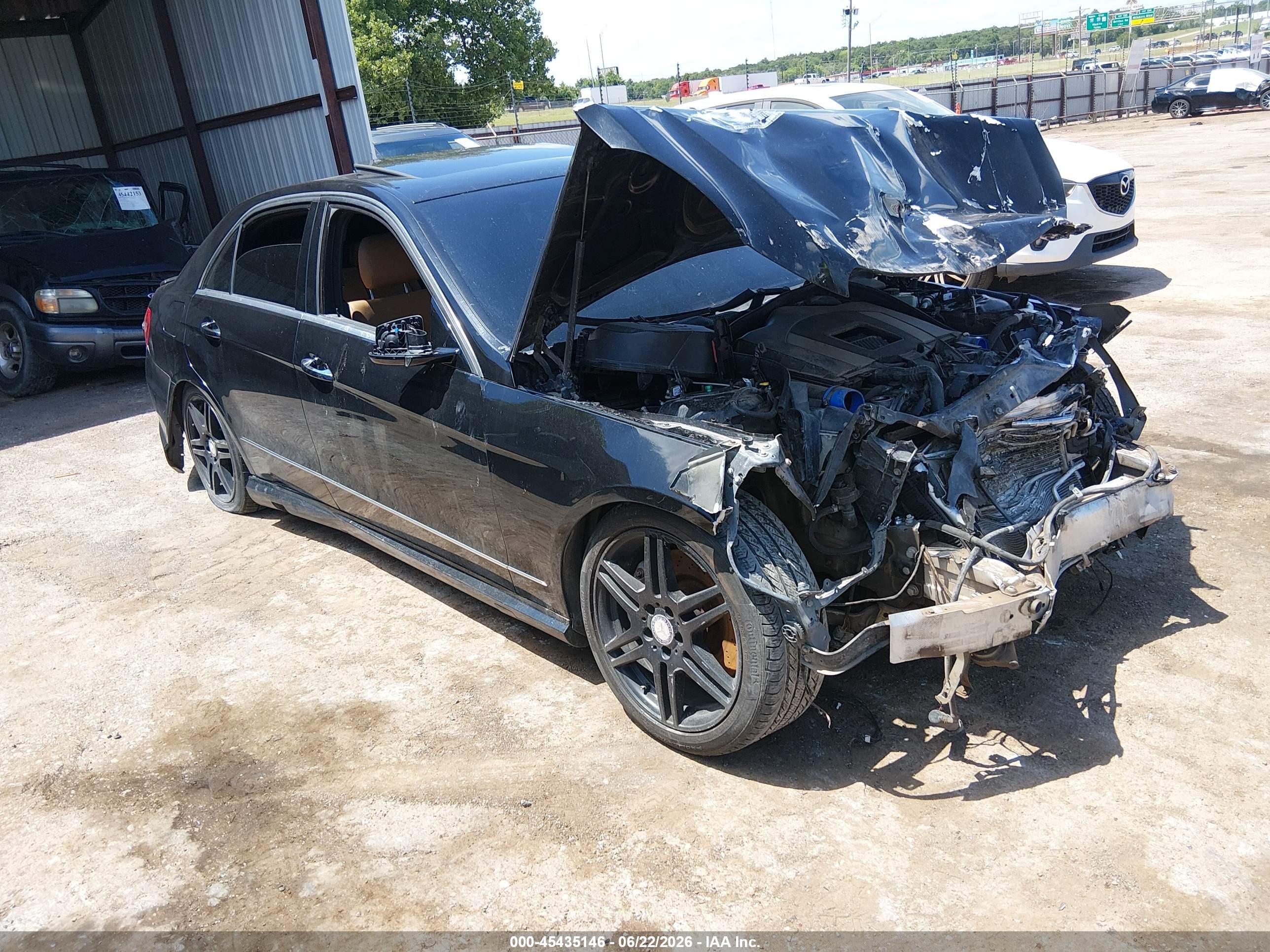 2010 Mercedes-benz E 550   Black vin: WDDHF7CBXAA164249
