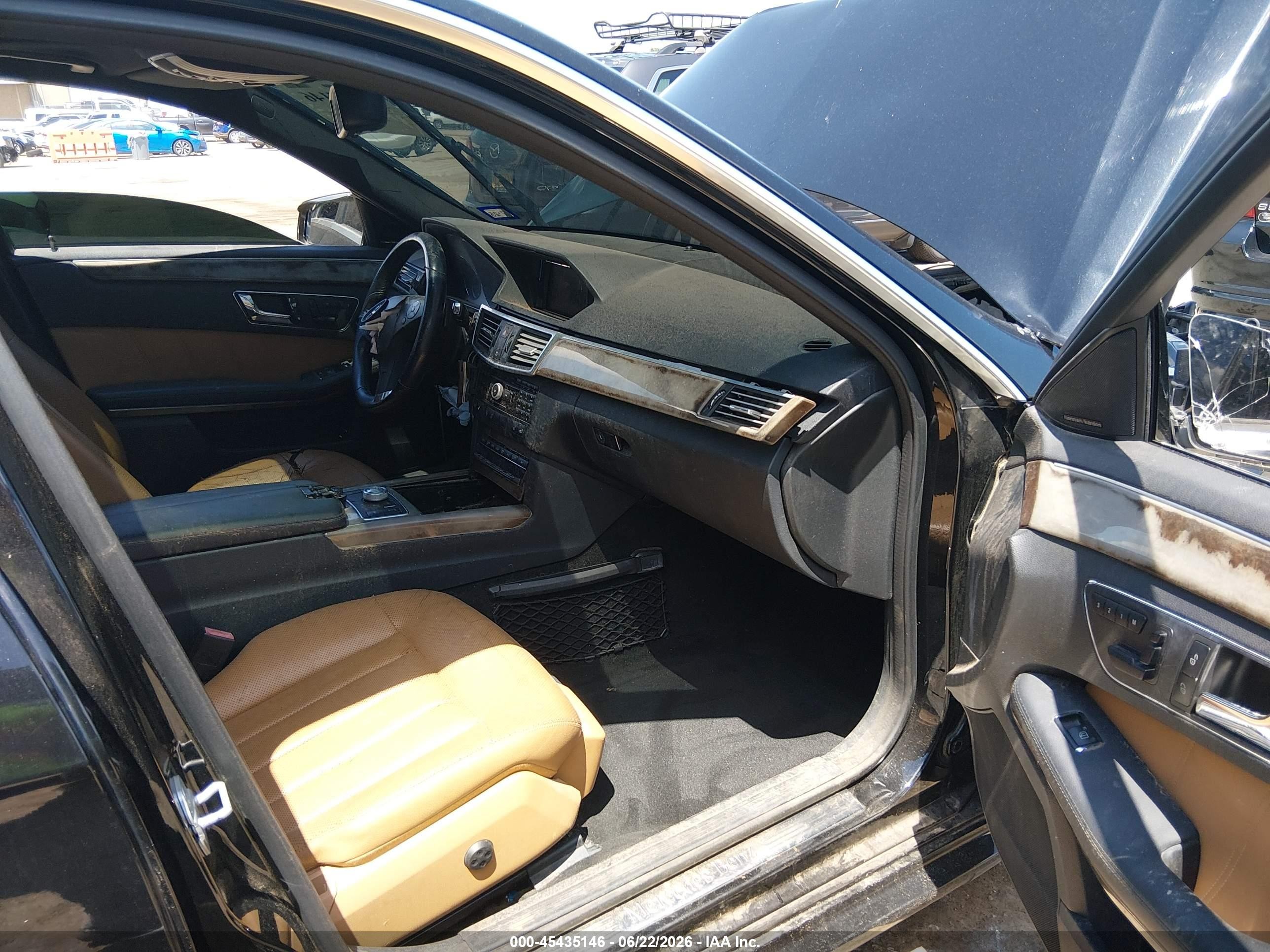 2010 Mercedes-benz E 550   Black vin: WDDHF7CBXAA164249