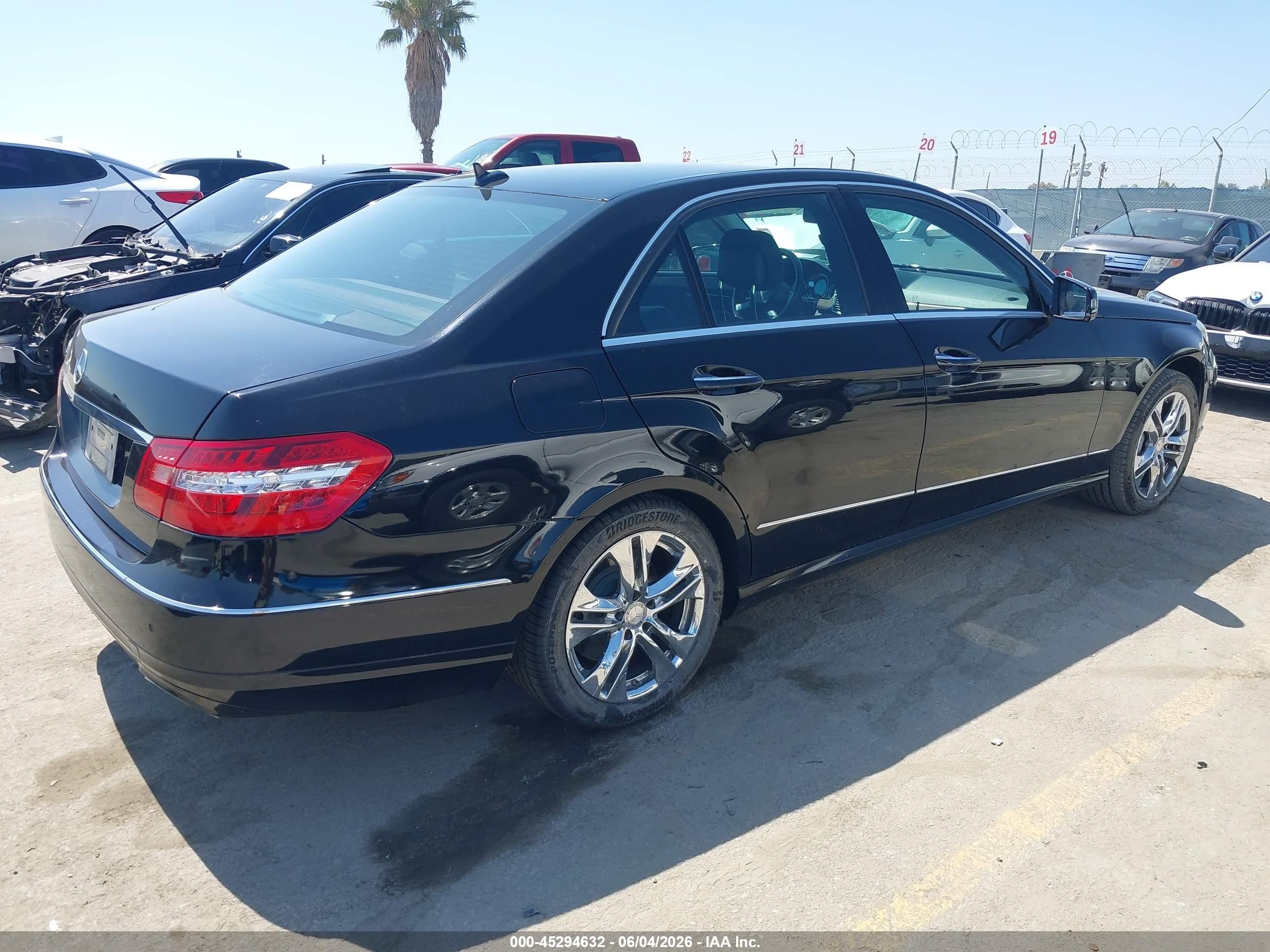 2010 Mercedes-benz E 550 Black vin: WDDHF7CBXAA183979