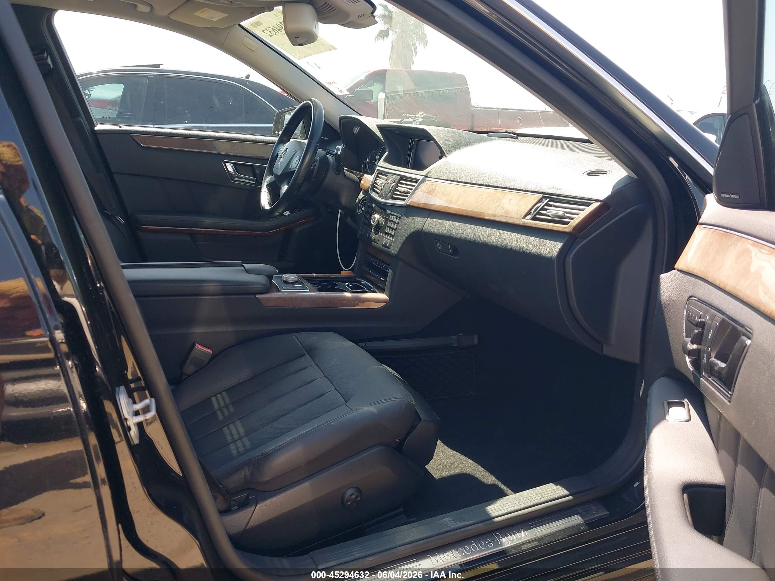2010 Mercedes-benz E 550 Black vin: WDDHF7CBXAA183979