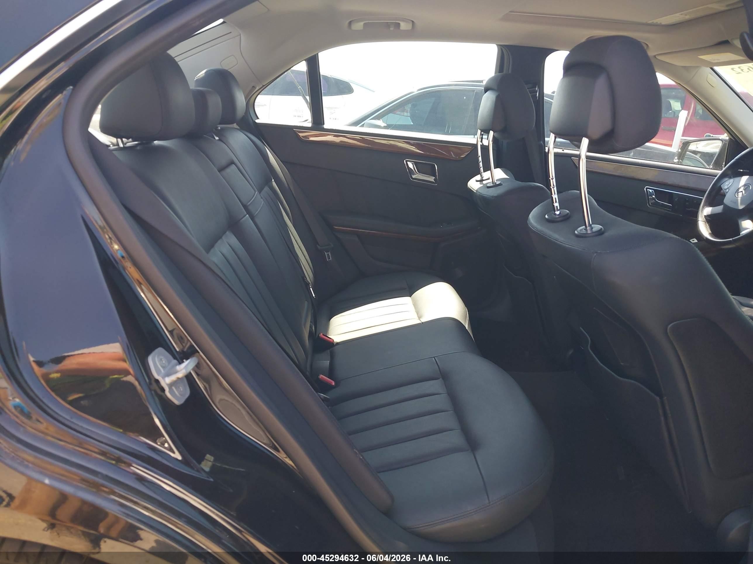 2010 Mercedes-benz E 550 Black vin: WDDHF7CBXAA183979