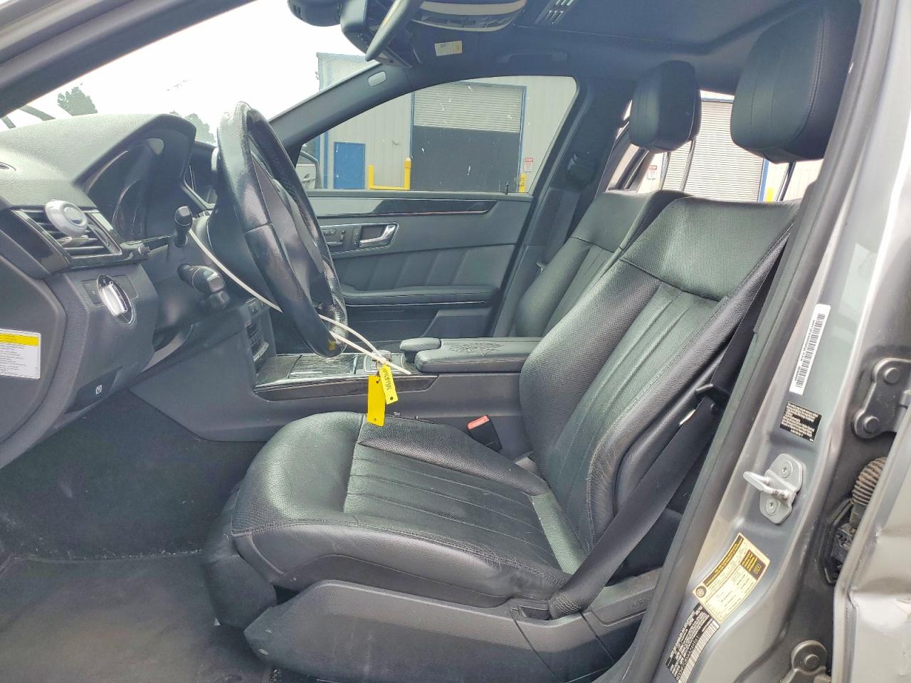 2010 Mercedes-benz E 550 Серый vin: WDDHF7CBXAA249561