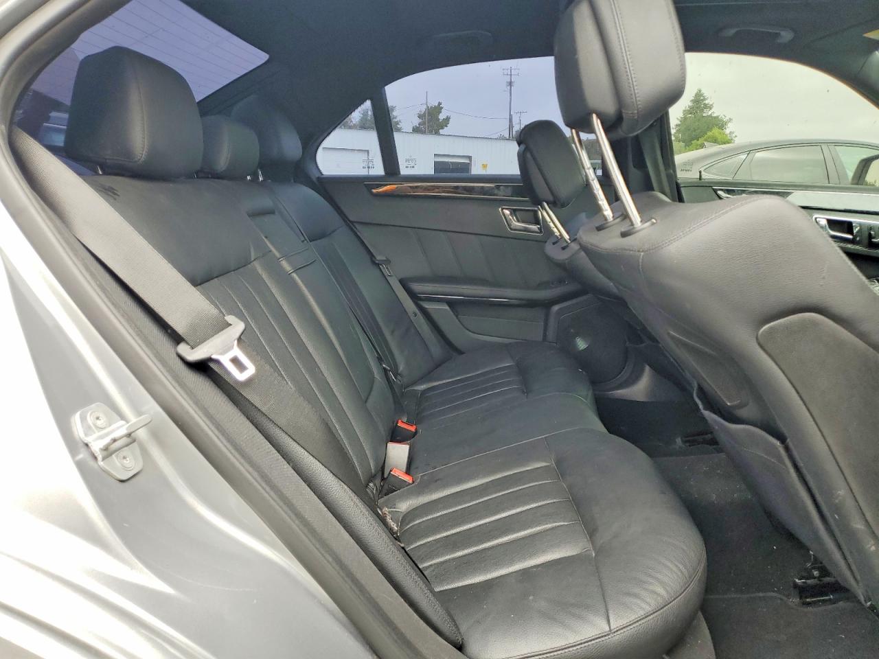 2010 Mercedes-benz E 550 Серый vin: WDDHF7CBXAA249561