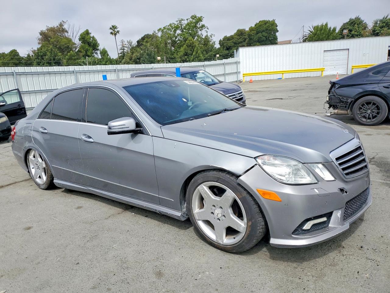 2010 Mercedes-benz E 550 Серый vin: WDDHF7CBXAA249561