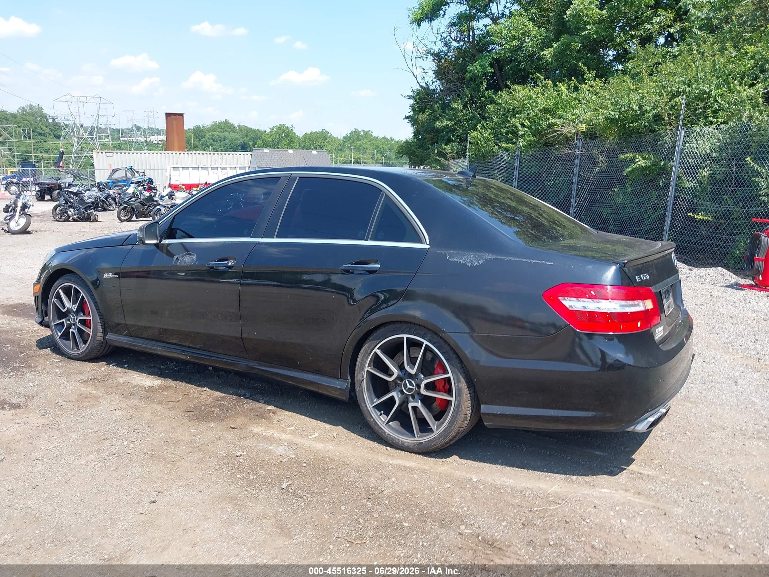 2011 Mercedes-benz E 63 Amg   Black vin: WDDHF7HB4BA371021