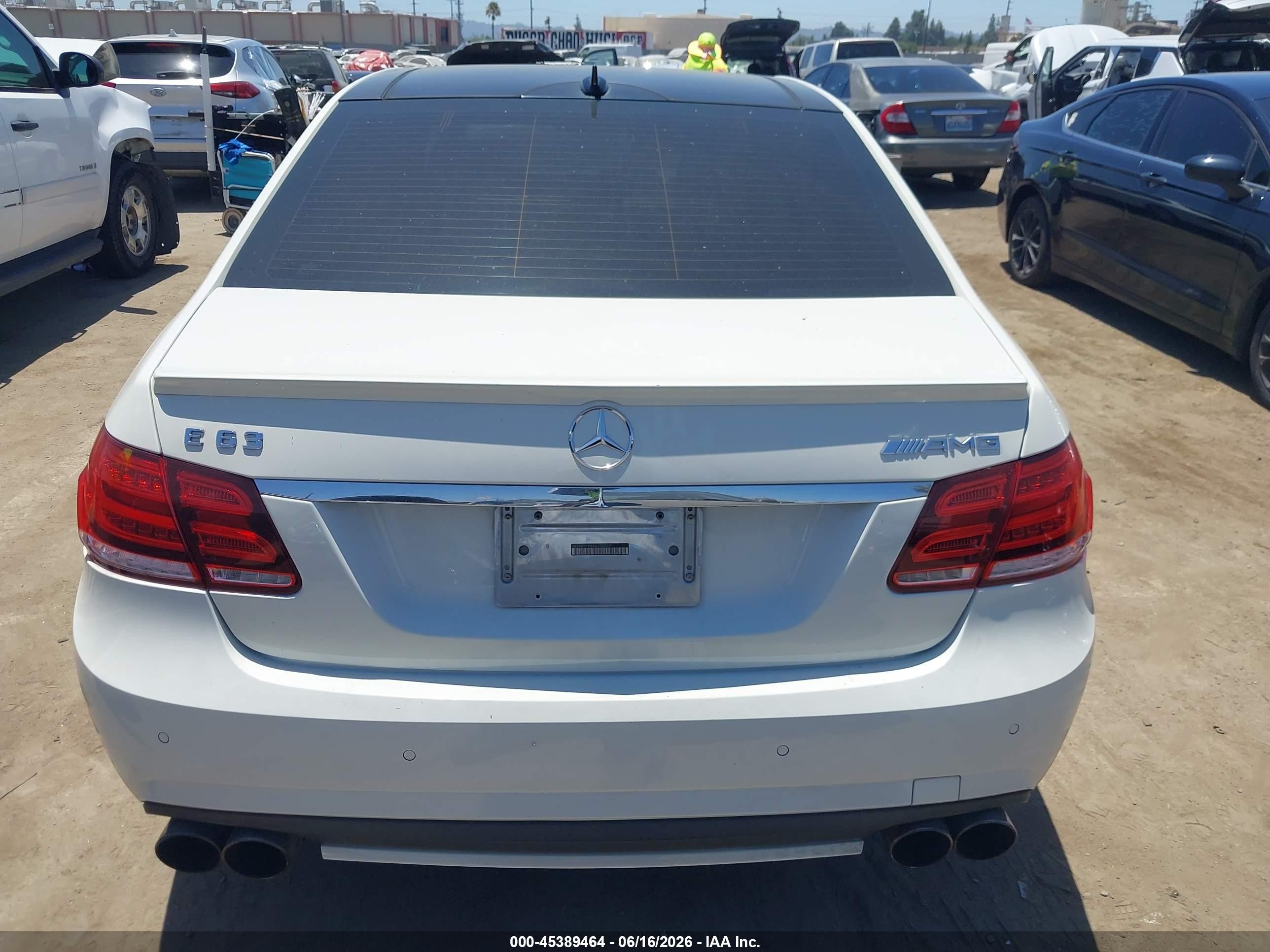 2010 Mercedes-benz E 63 Amg   White vin: WDDHF7HB8AA132263