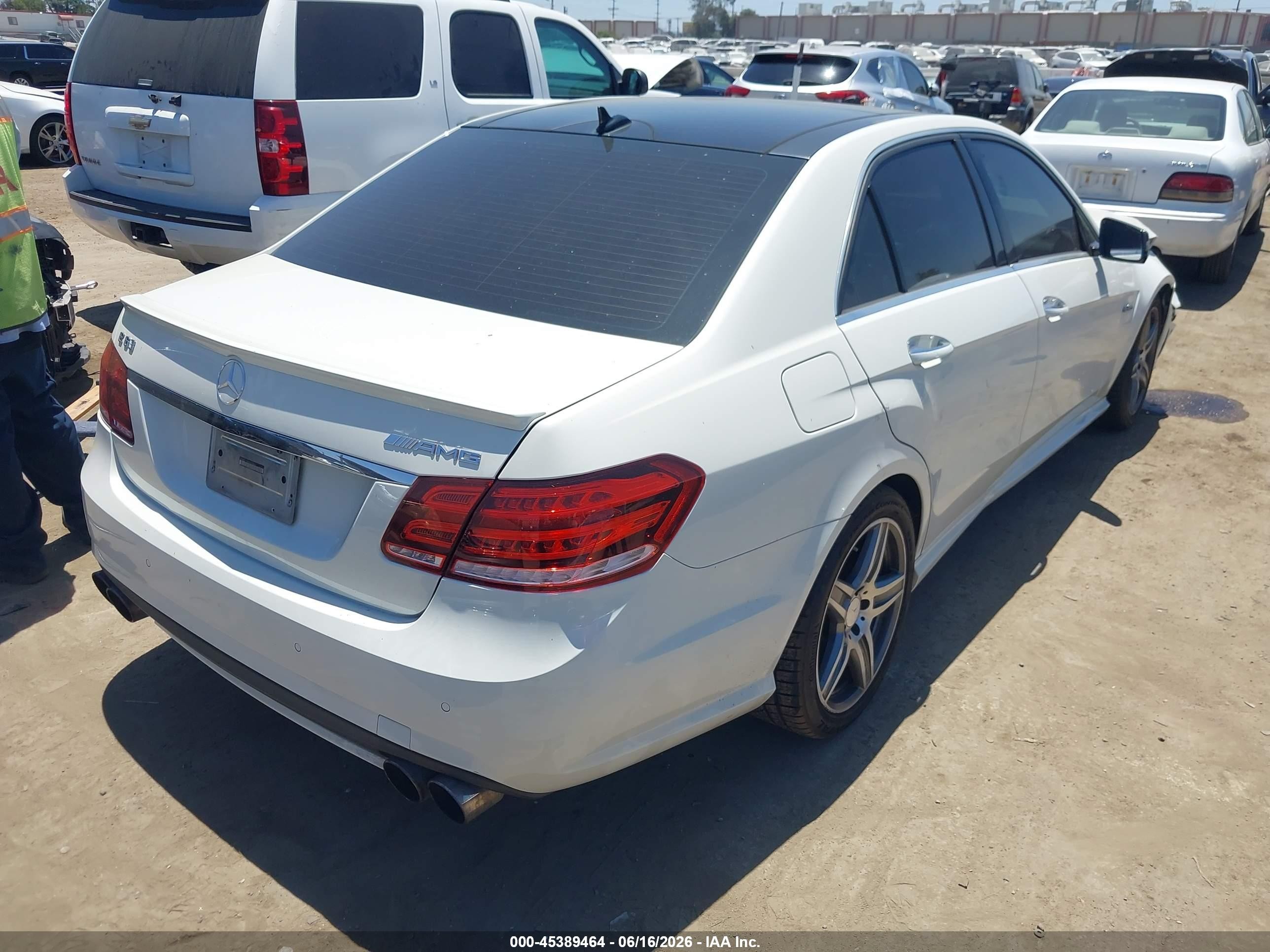 2010 Mercedes-benz E 63 Amg   White vin: WDDHF7HB8AA132263