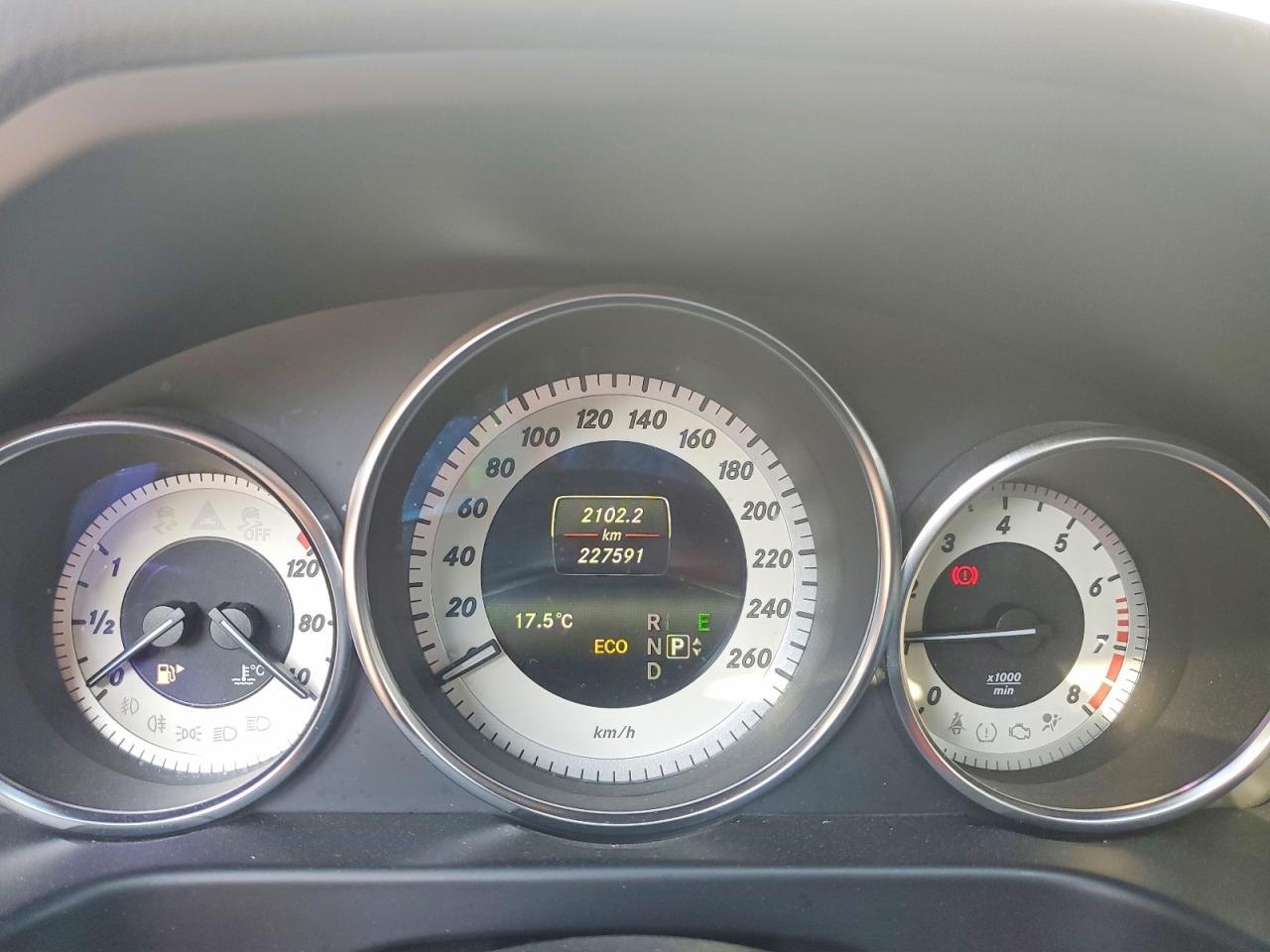 2014 Mercedes-benz E 300 4matic White vin: WDDHF8BB1EB023836