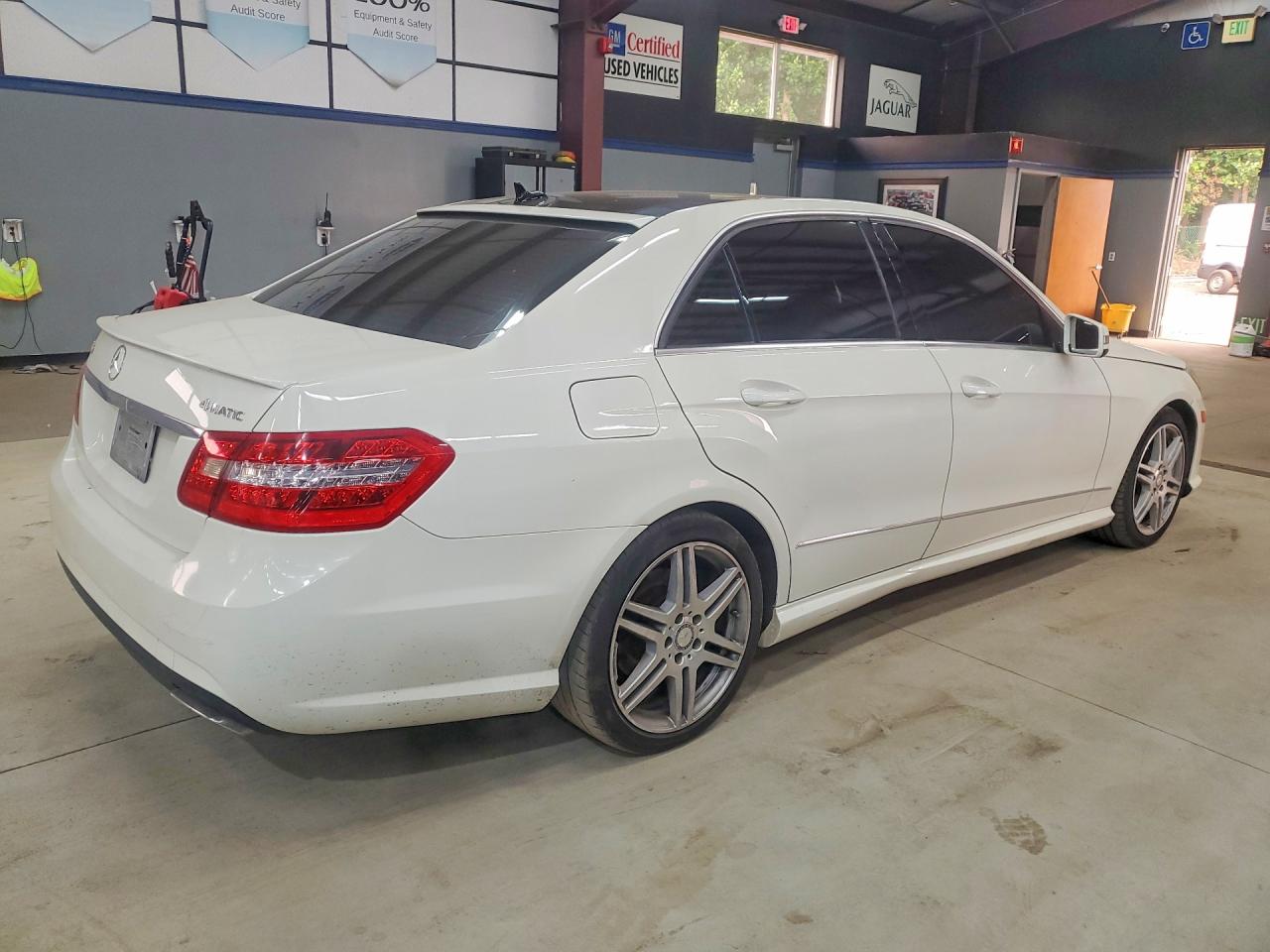 2010 Mercedes-benz E 350 4matic White vin: WDDHF8HB0AA226921