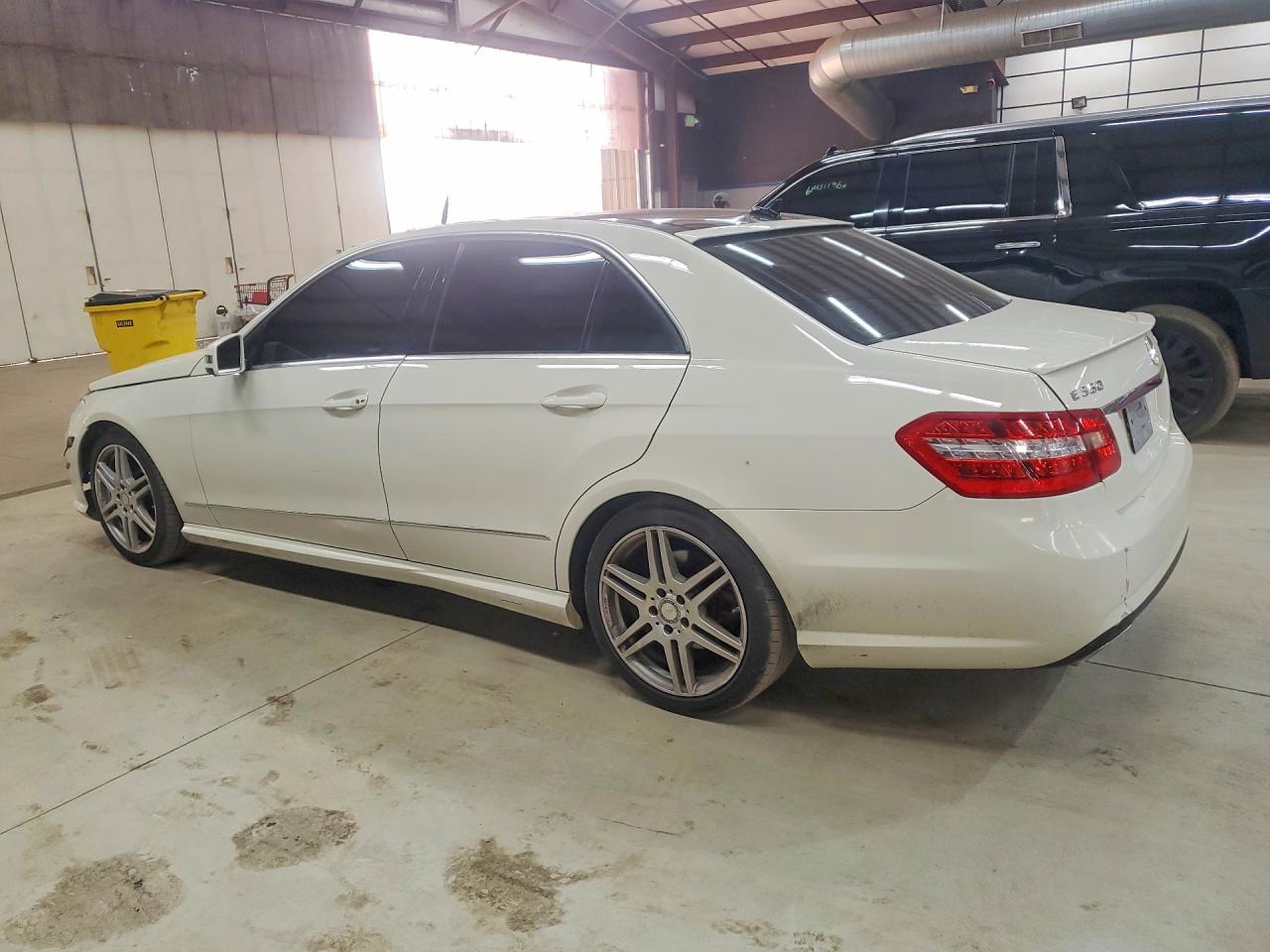 2010 Mercedes-benz E 350 4matic White vin: WDDHF8HB0AA226921