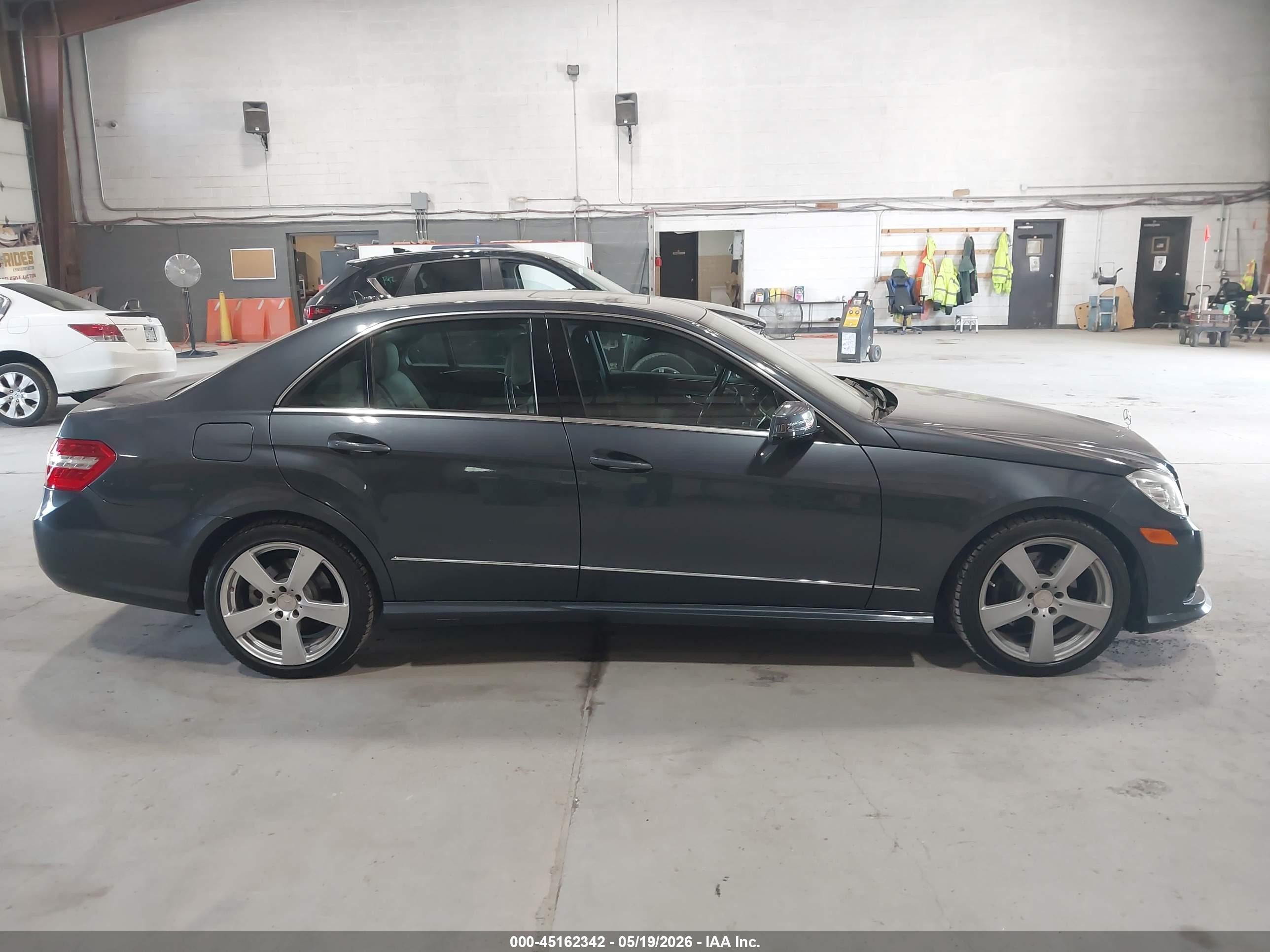 2010 Mercedes-benz E 350 4matic Gray vin: WDDHF8HB1AA226281