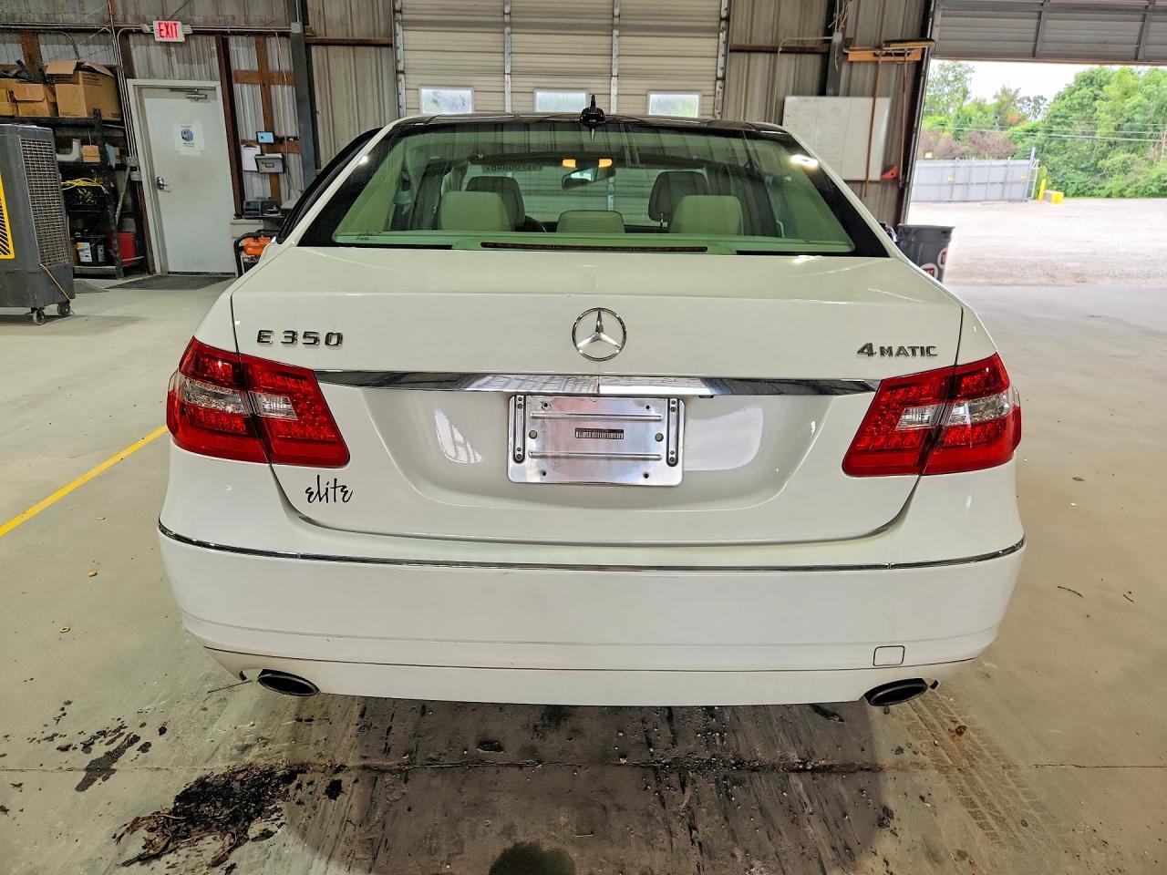 2011 Mercedes-benz E 350 4matic Белый vin: WDDHF8HB1BA395900