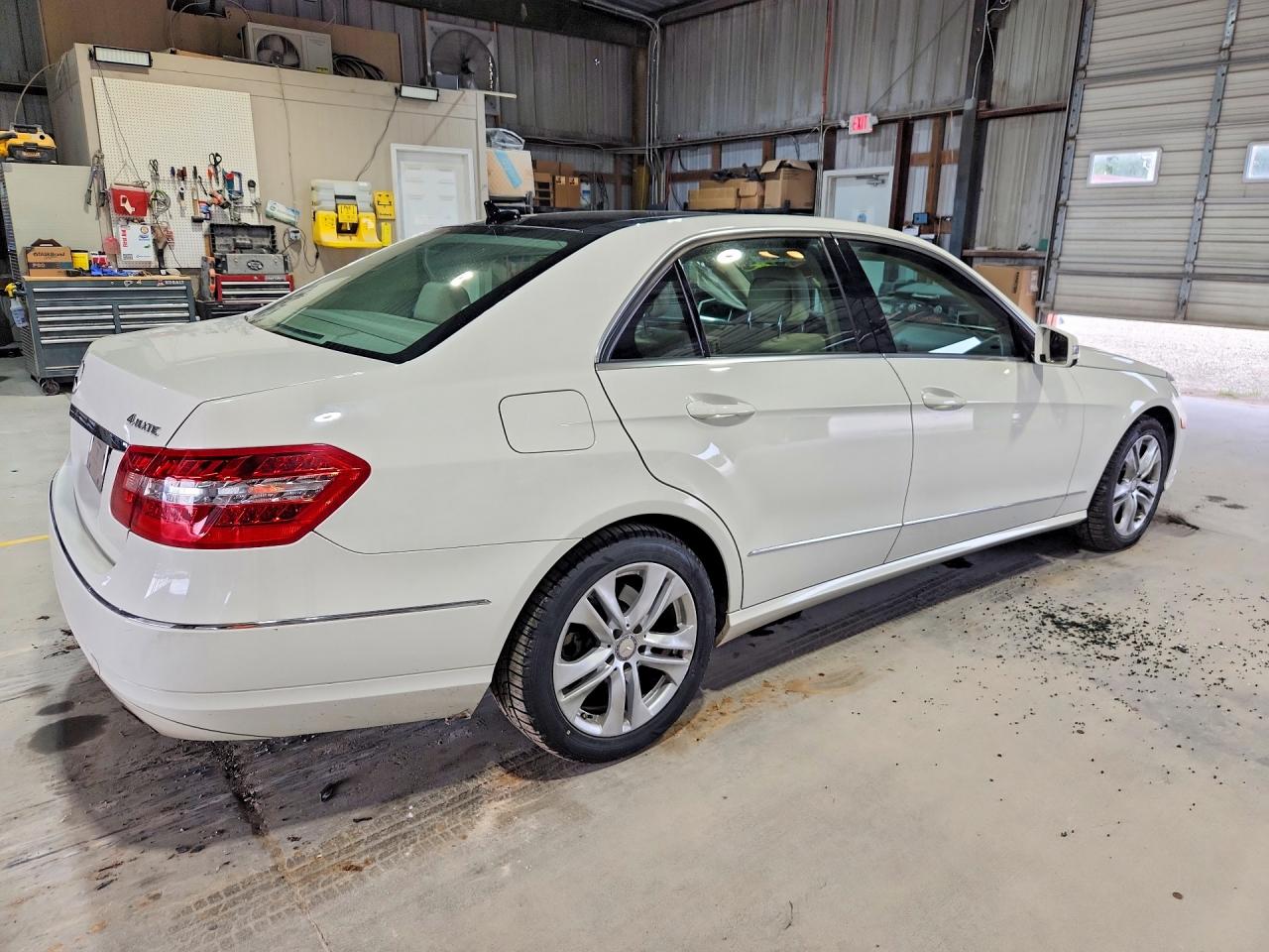 2011 Mercedes-benz E 350 4matic Белый vin: WDDHF8HB1BA395900