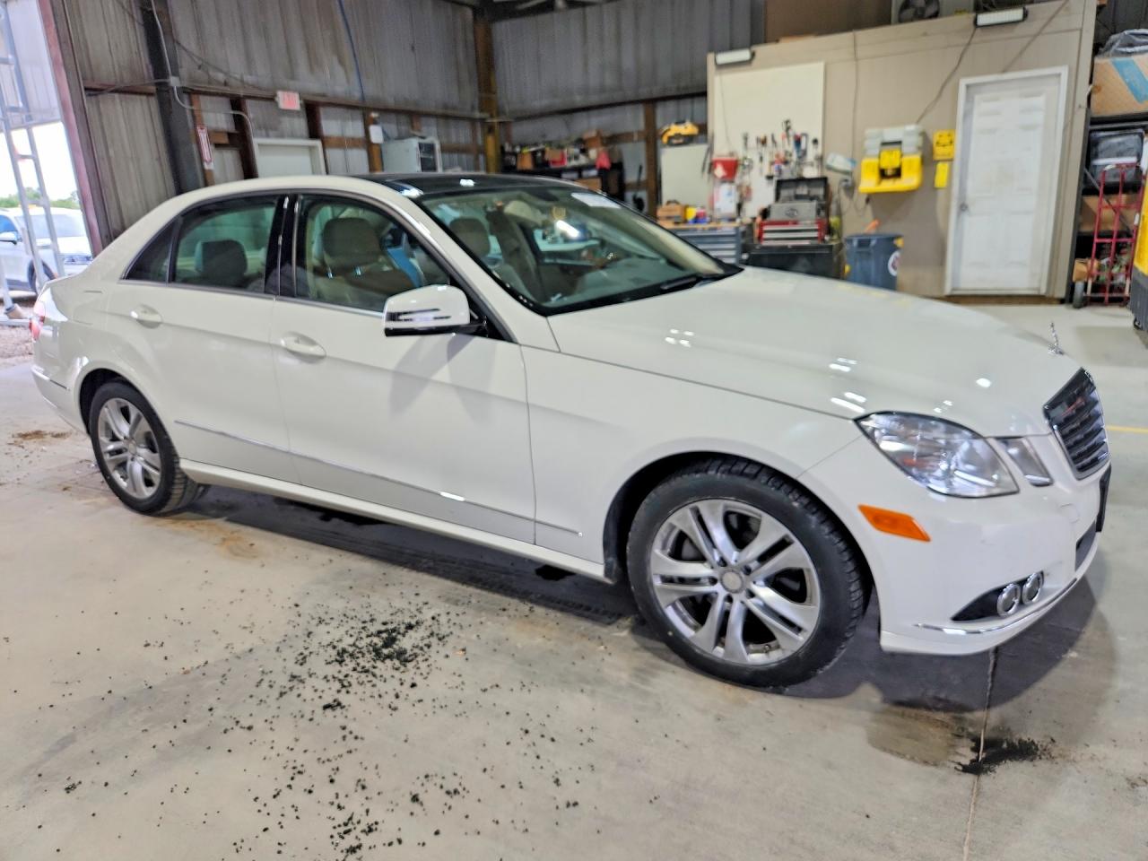 2011 Mercedes-benz E 350 4matic Белый vin: WDDHF8HB1BA395900