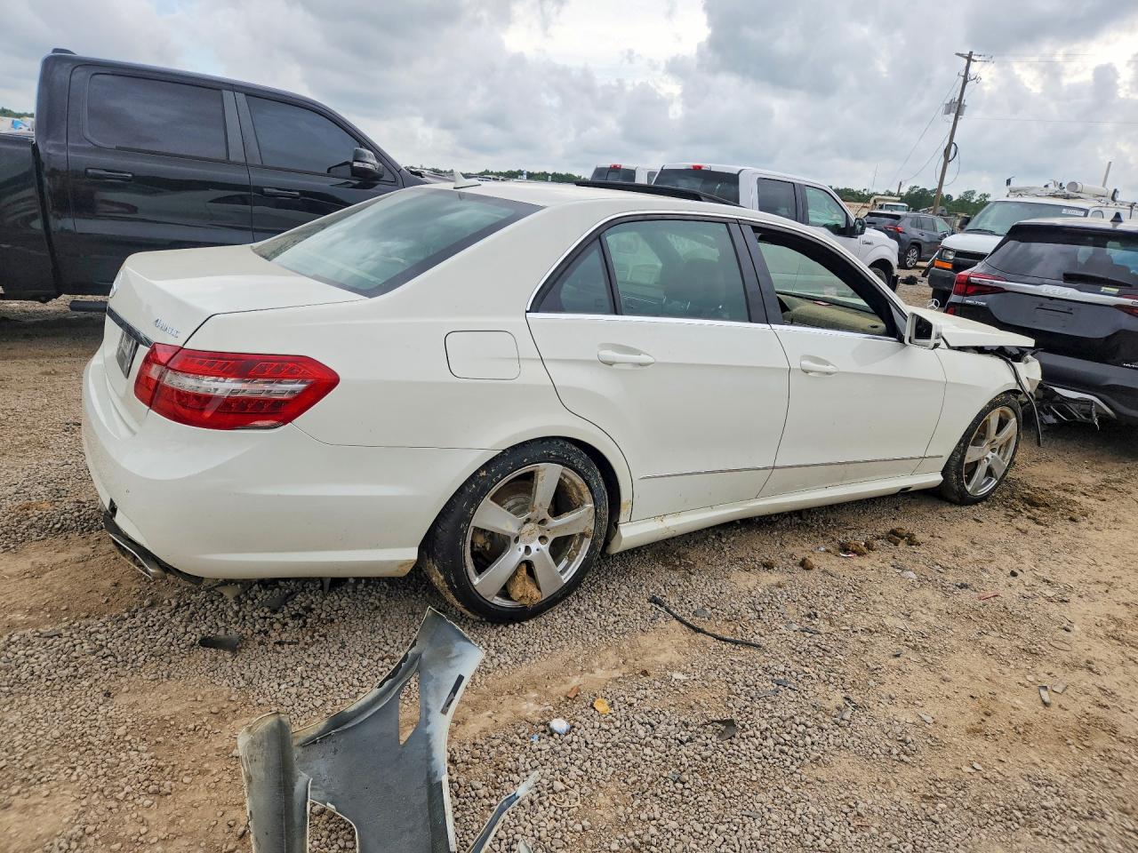 2010 Mercedes-benz E 350 4matic White vin: WDDHF8HB2AA055475