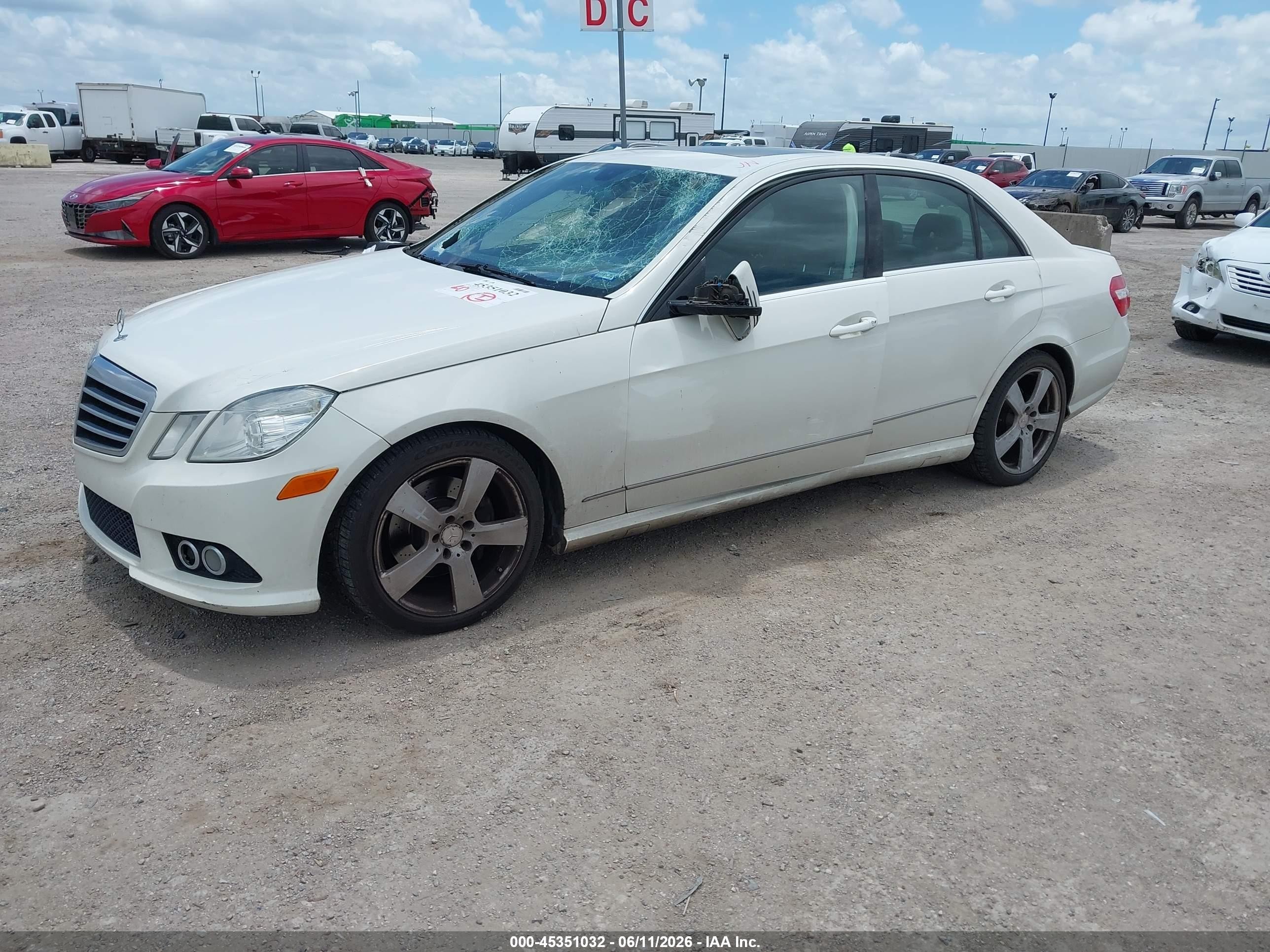 2010 Mercedes-benz E 350 4matic White vin: WDDHF8HB2AA254493