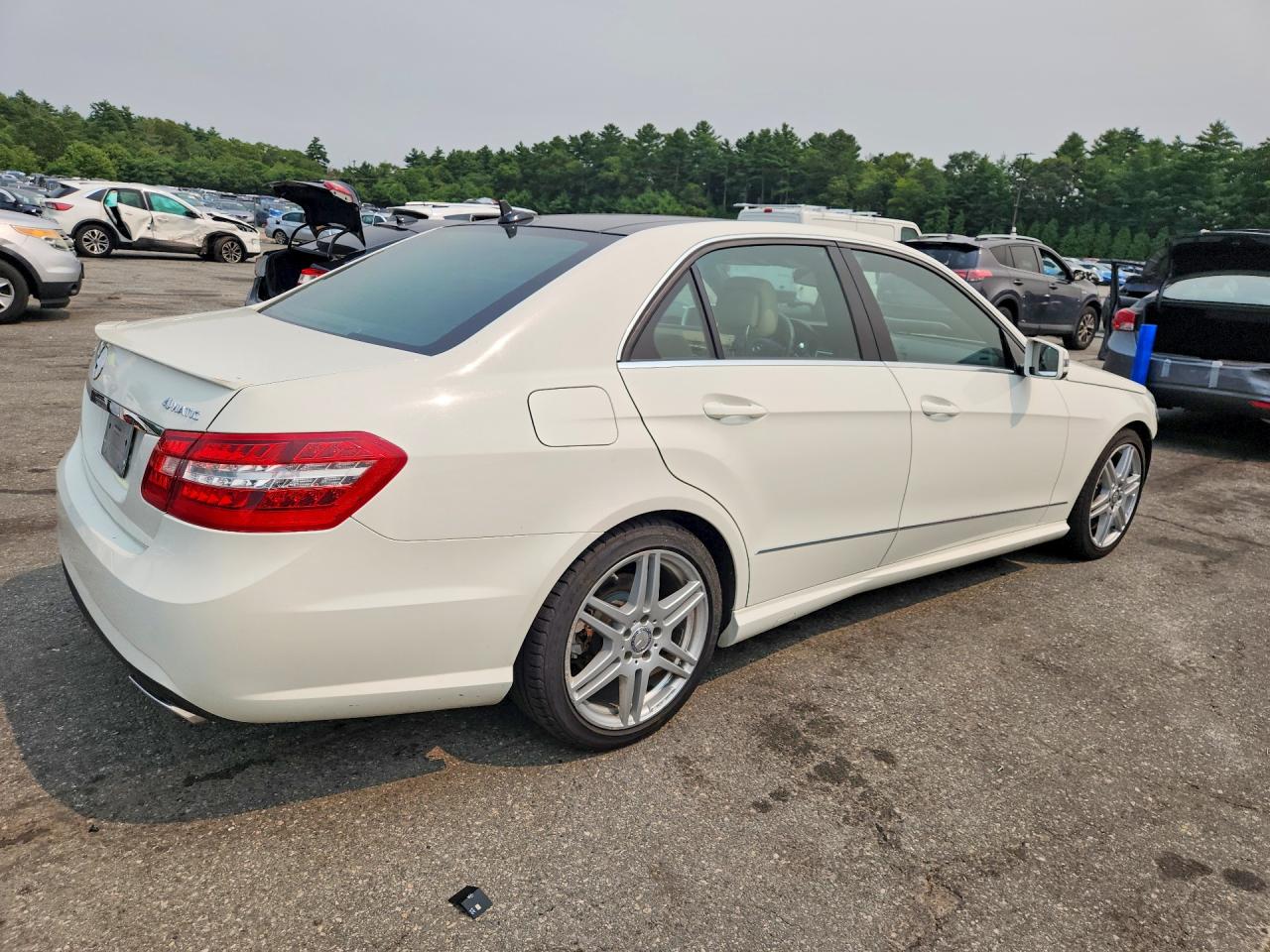 2011 Mercedes-benz E 350 4matic White vin: WDDHF8HB2BA309509