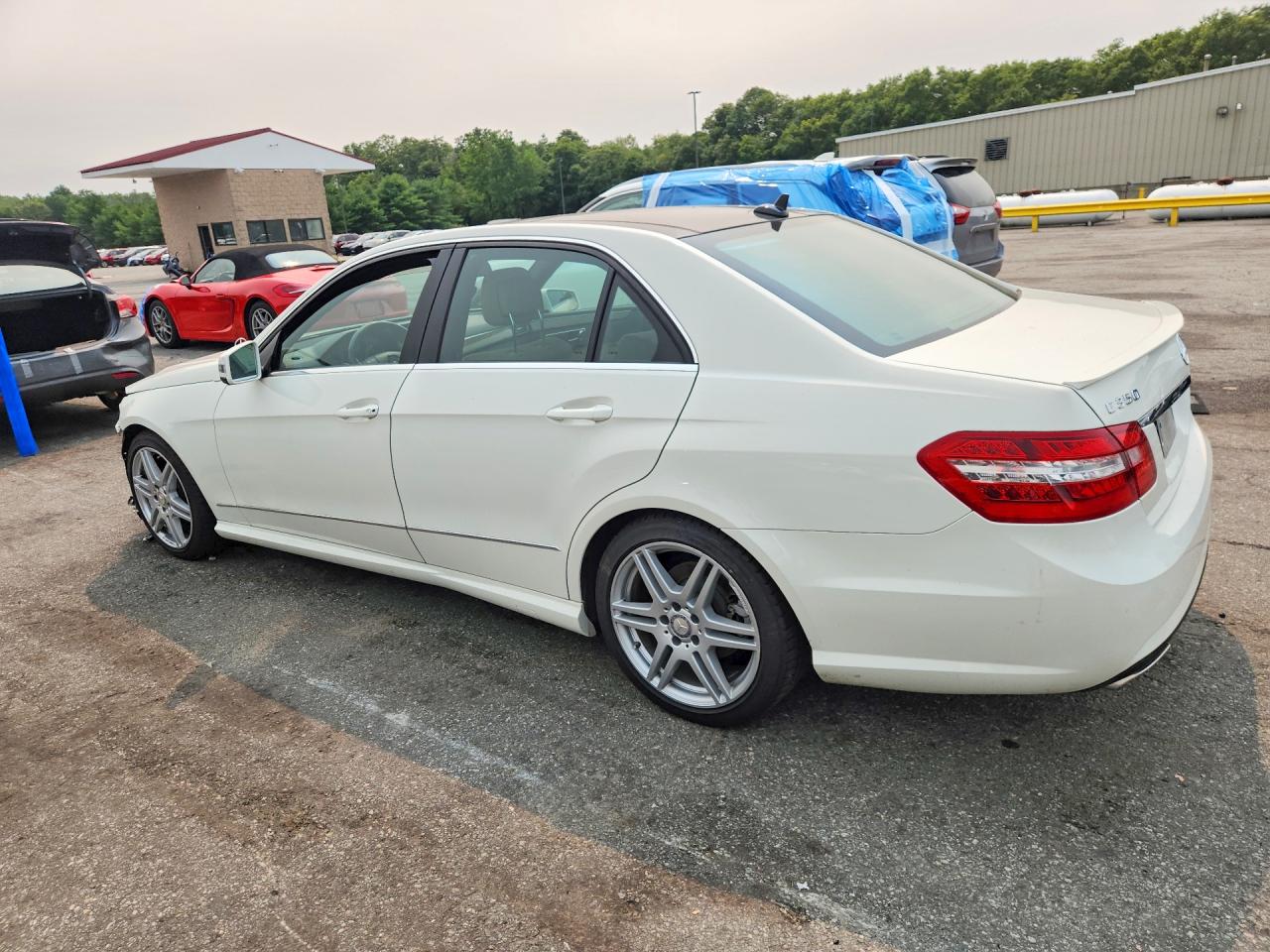 2011 Mercedes-benz E 350 4matic White vin: WDDHF8HB2BA309509